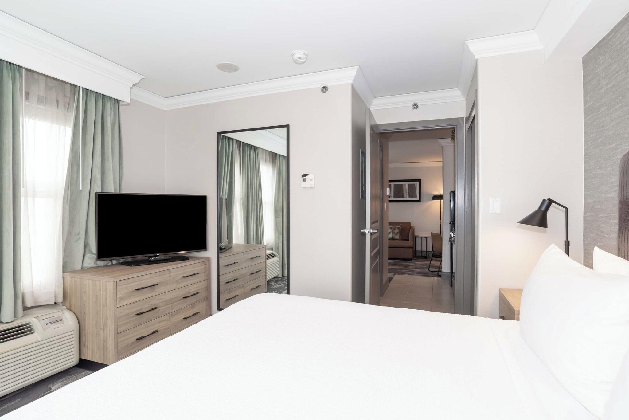 Suite with Kitchenette