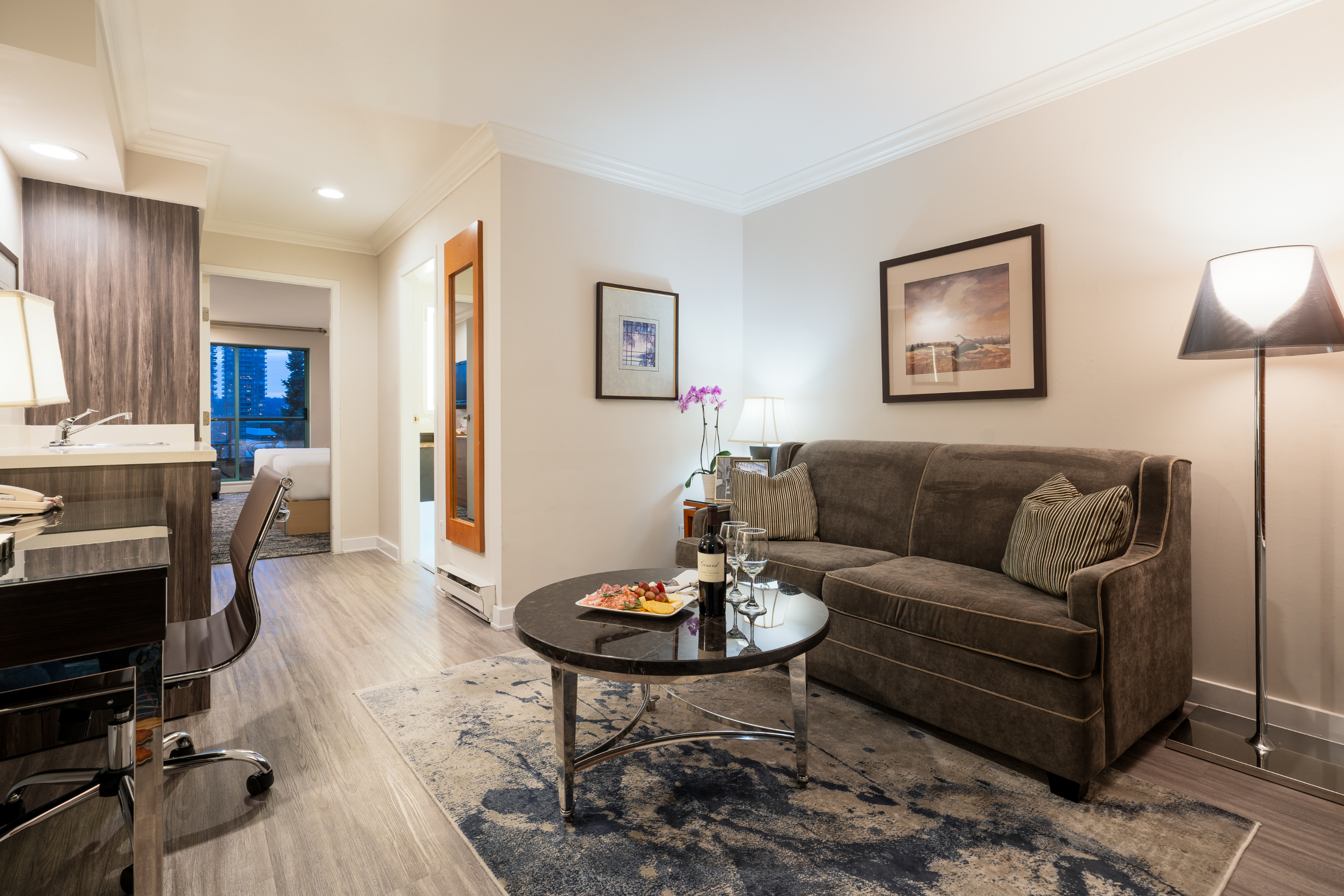 Suite with Kitchenette