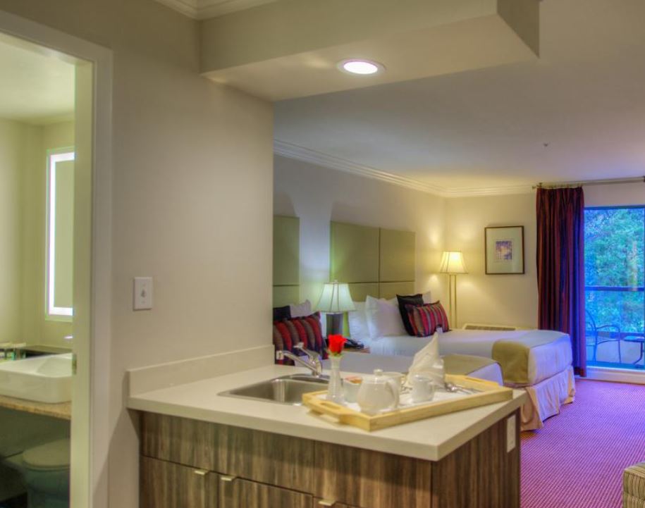 Suite Two Queen Beds