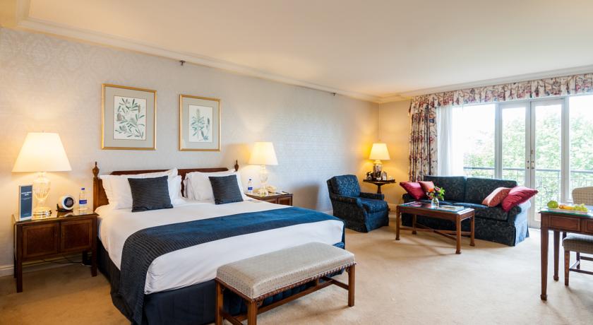 Double Deluxe King Bed