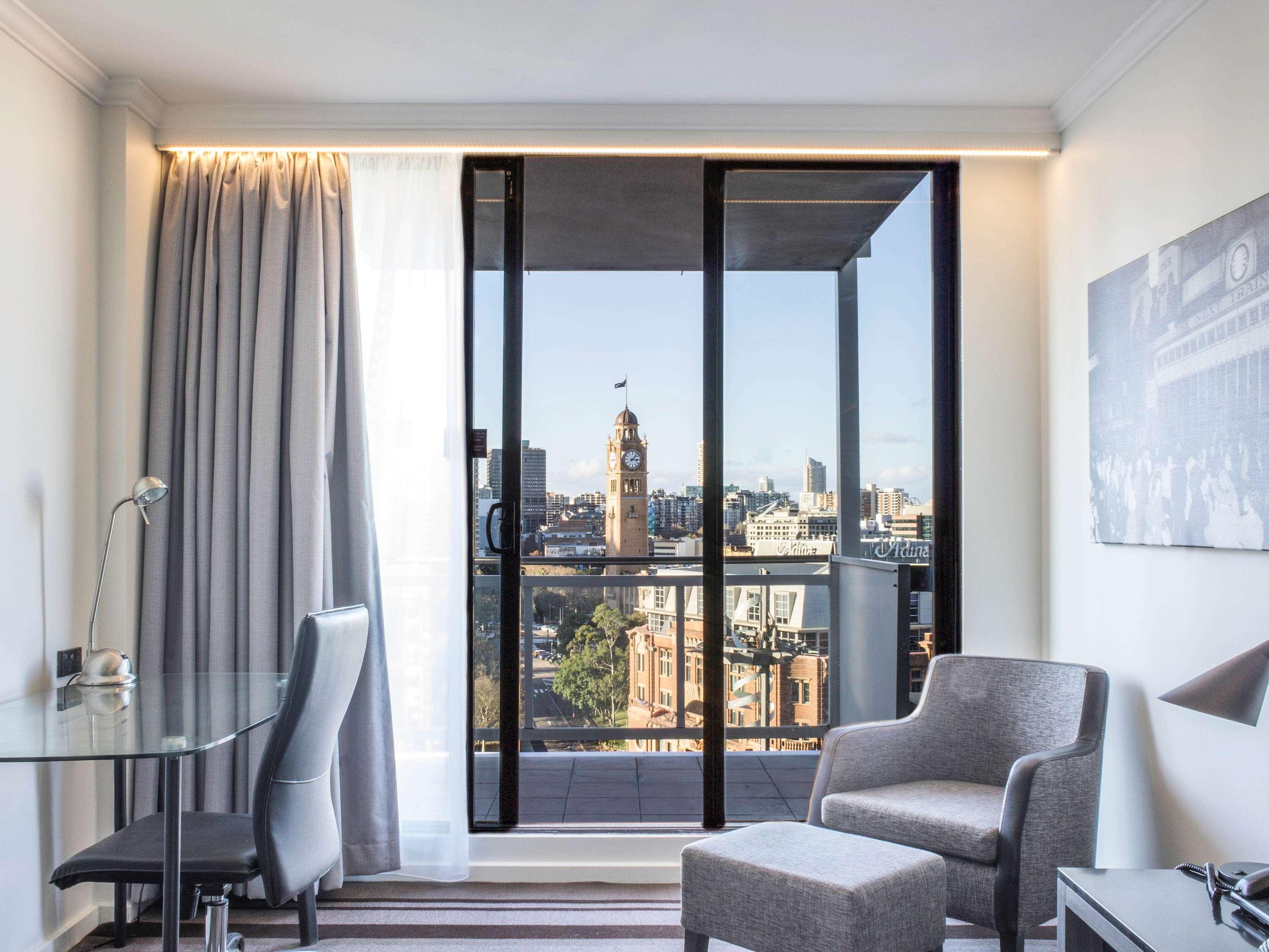 Double City View Queen Bed