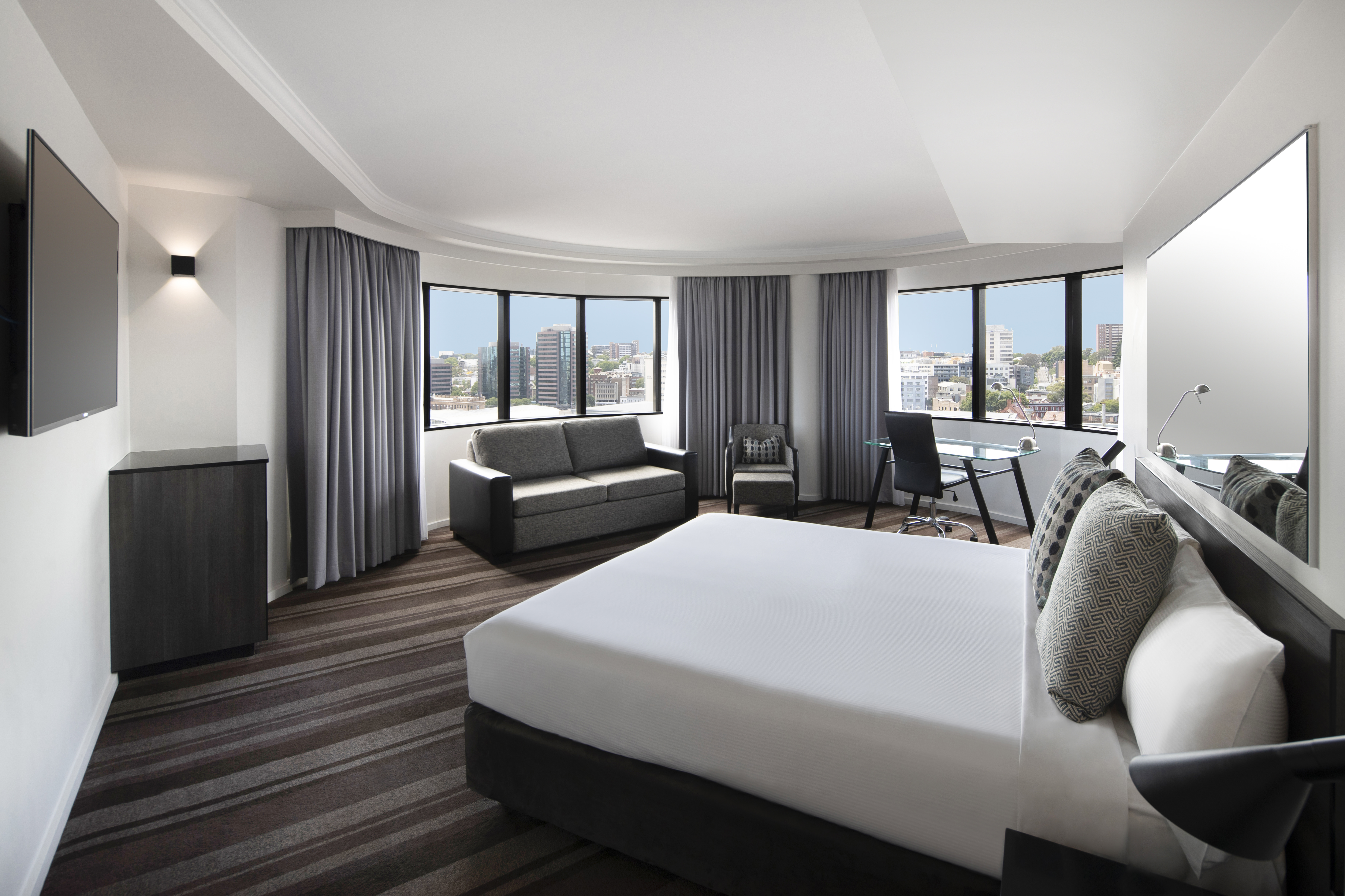 Double Deluxe City View King Bed