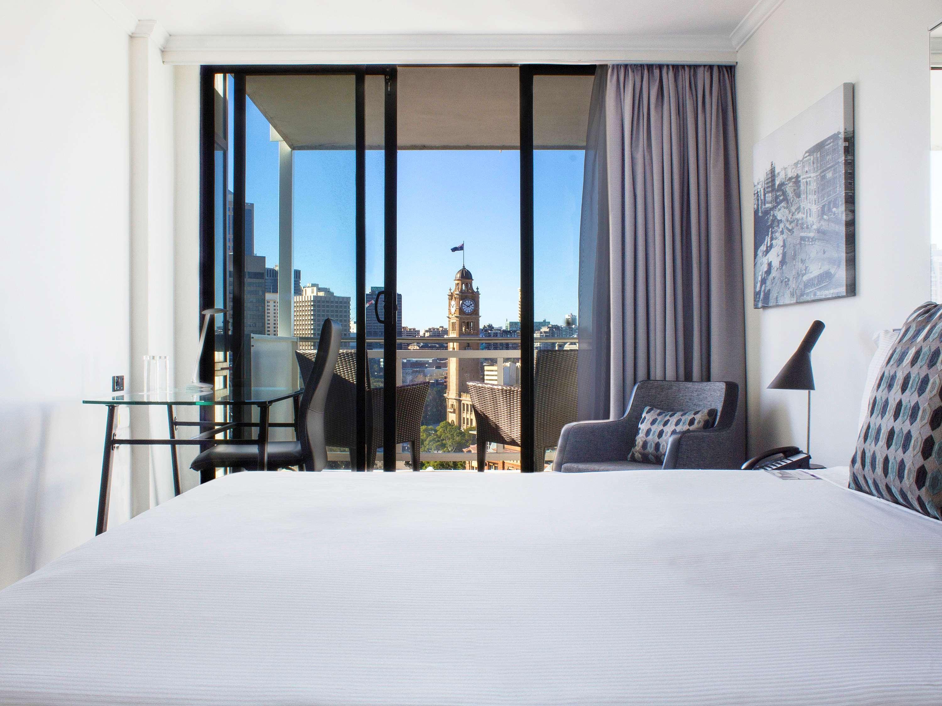 Double City View Queen Bed