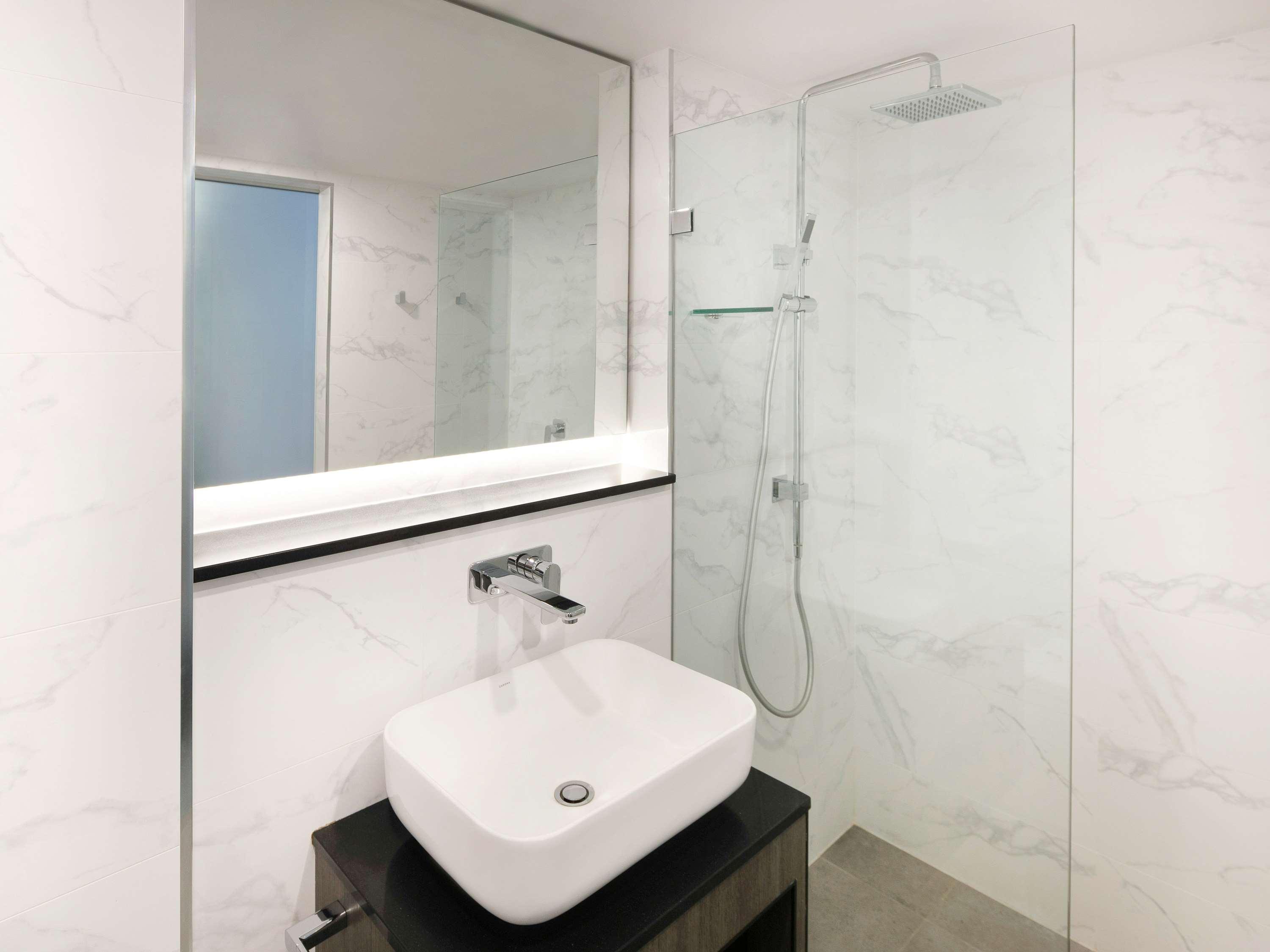 Double Deluxe City View King Bed