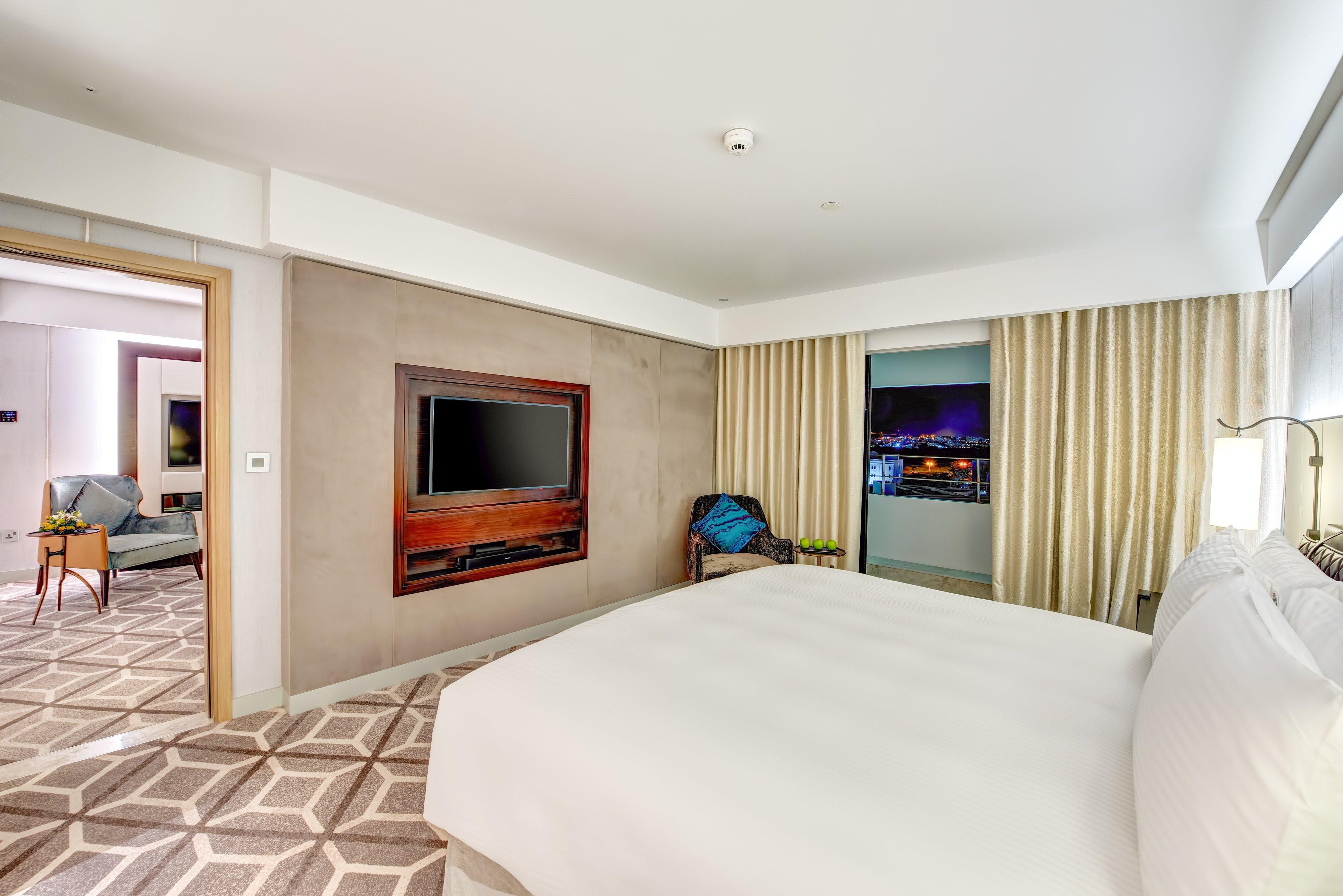 Junior Suite Sea View King Bed