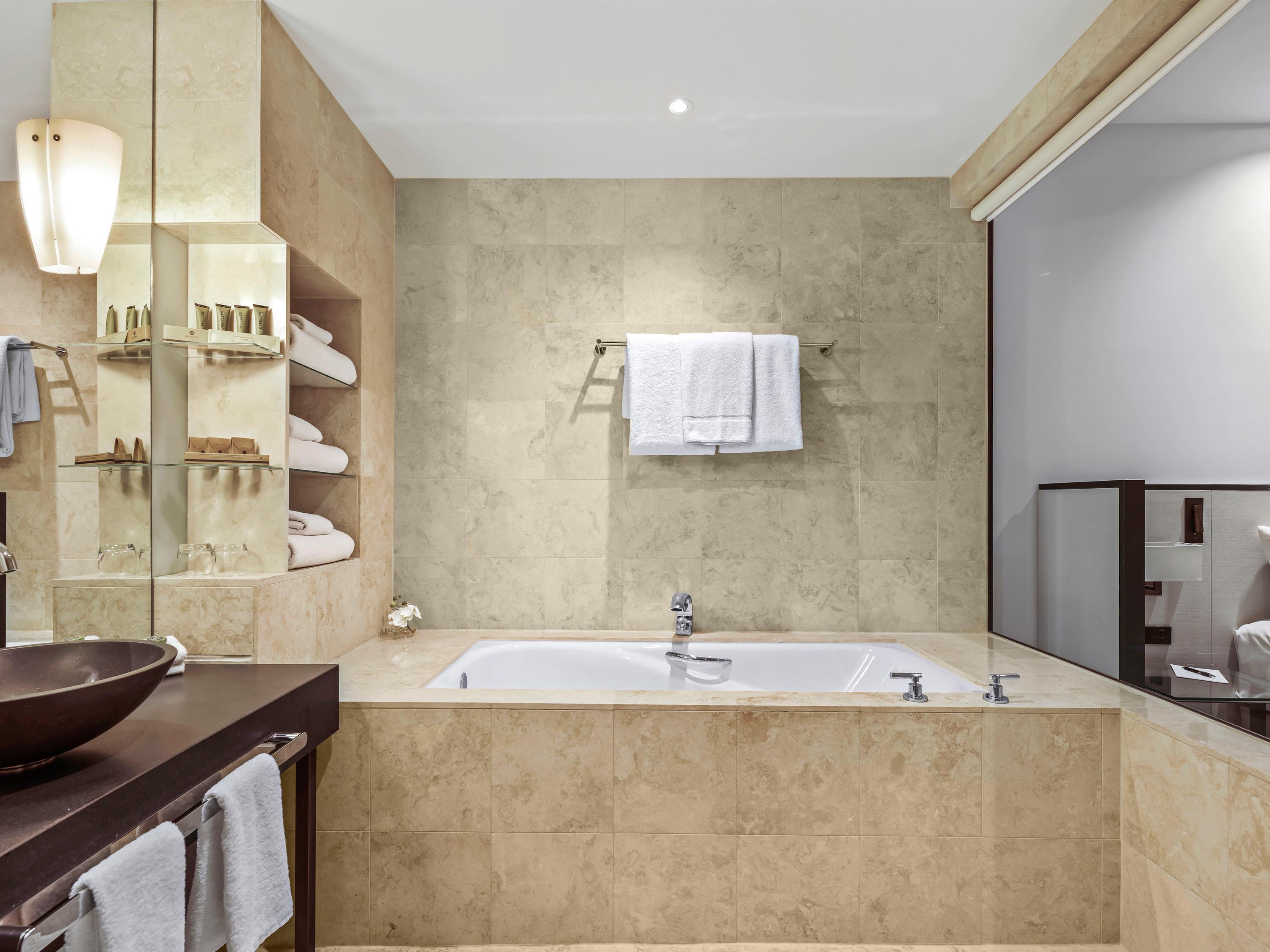 Double Deluxe King Bed