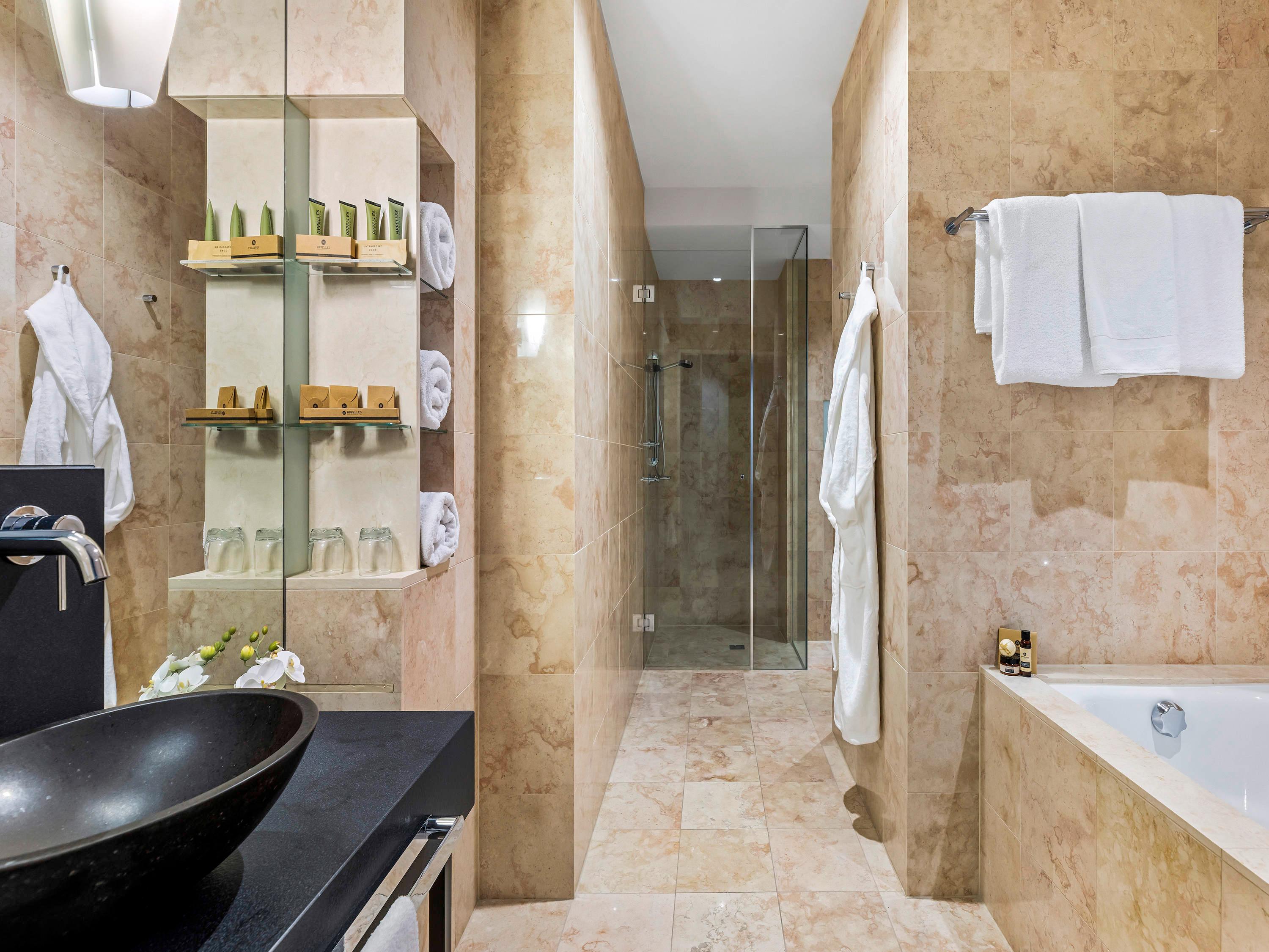 Double Deluxe King Bed