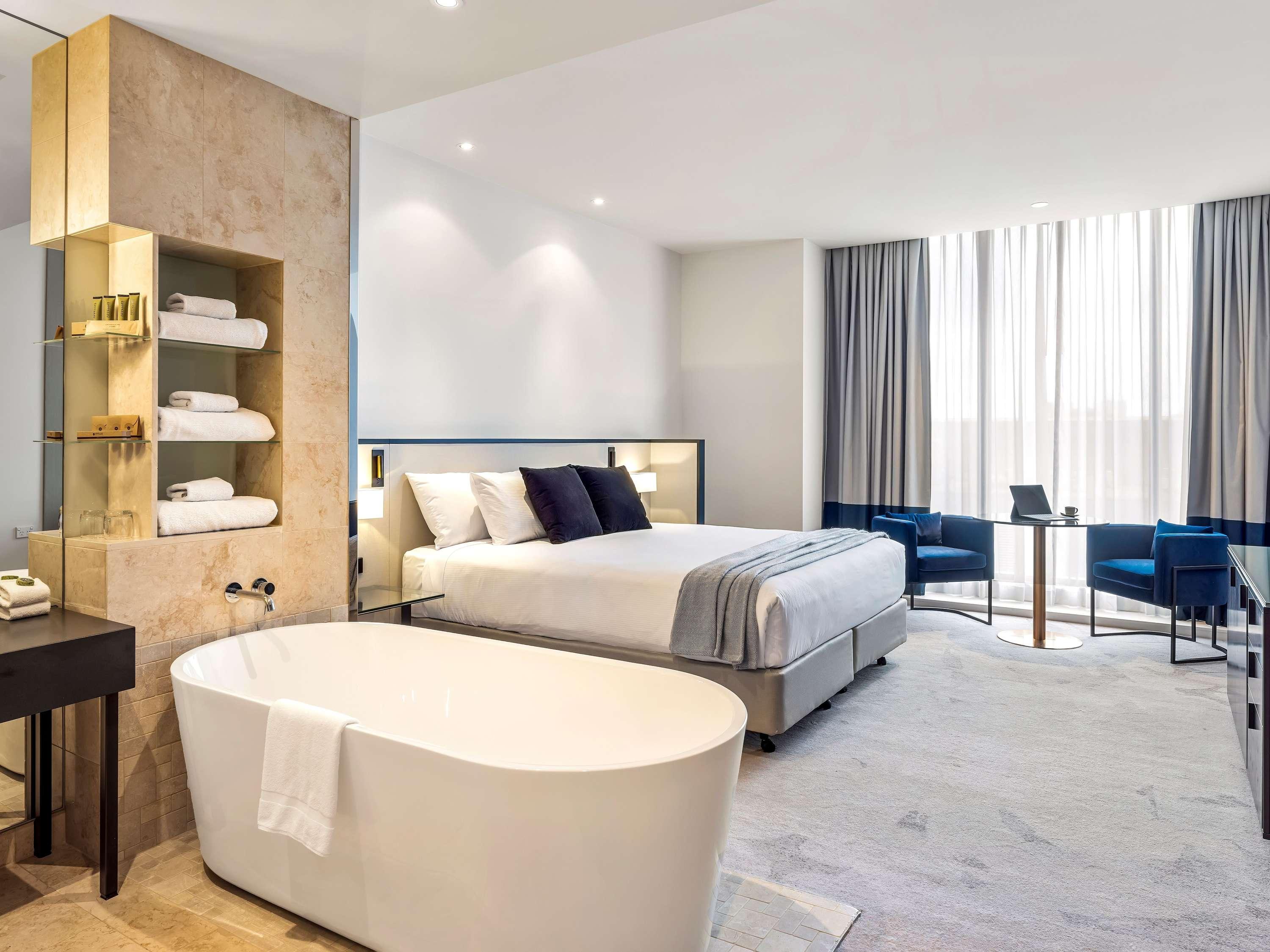 Double Deluxe King Bed