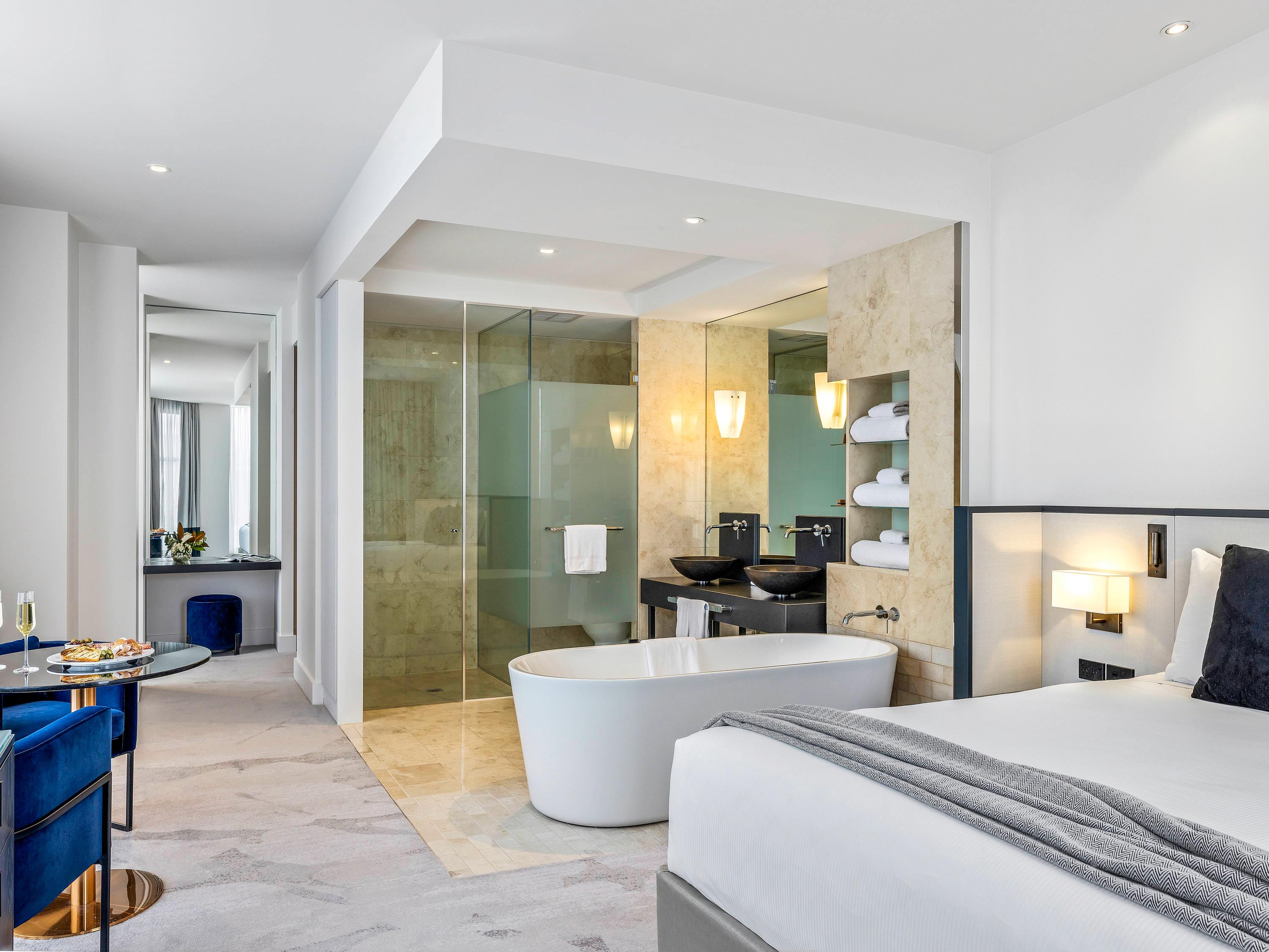 Double Deluxe King Bed