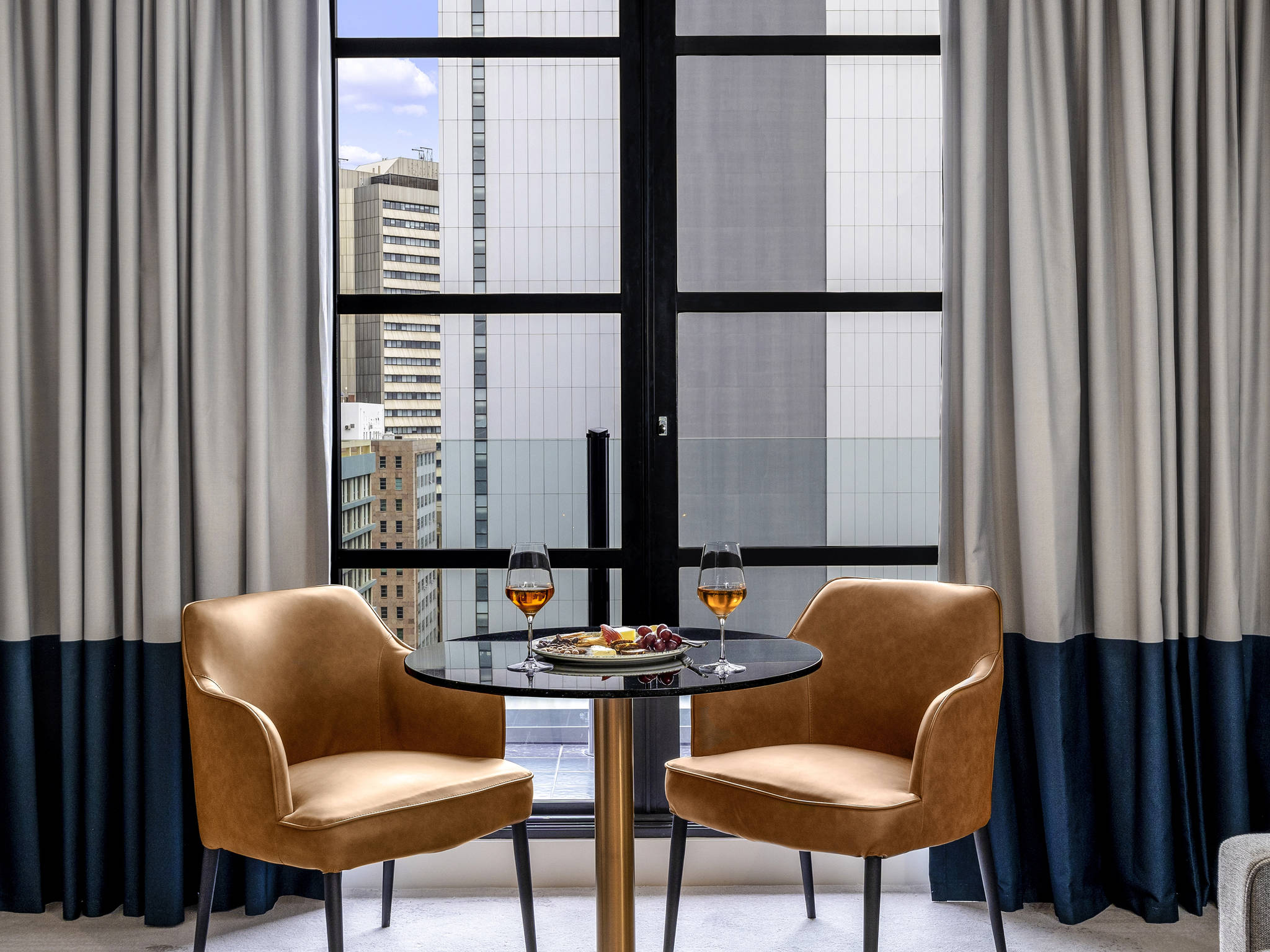 Suite Deluxe King Bed