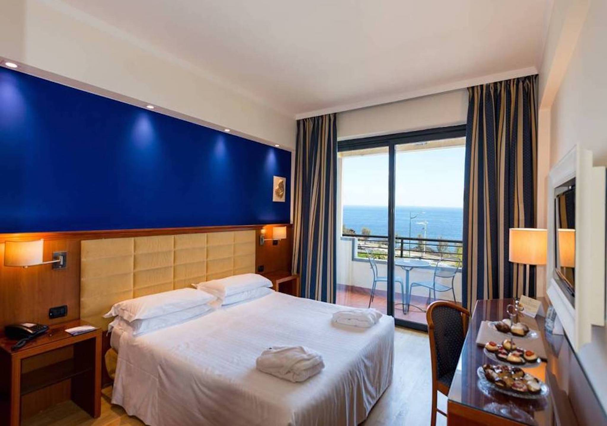 Double or Twin Deluxe Sea View with Balcony