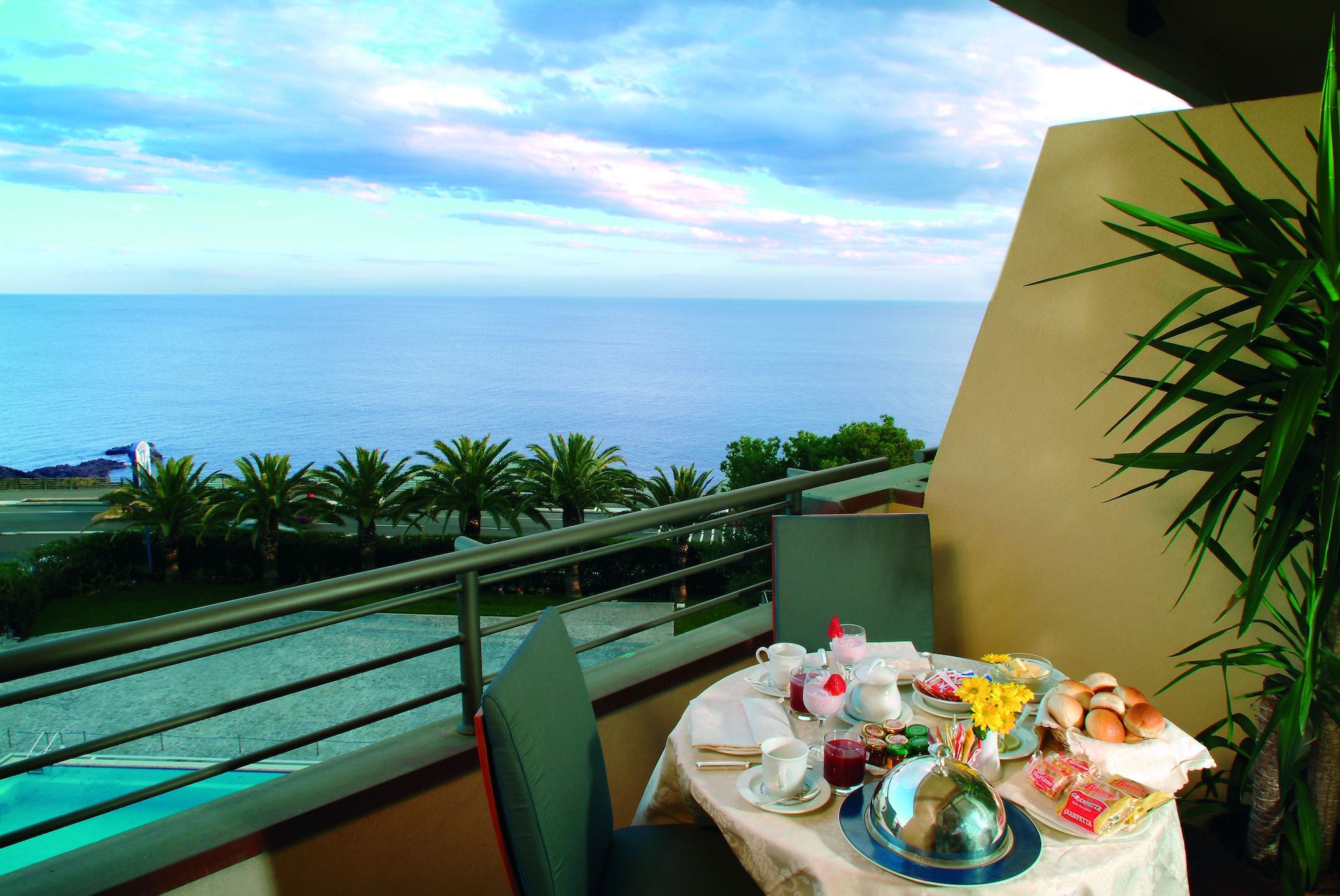 Double Single Deluxe Sea View with Balcony