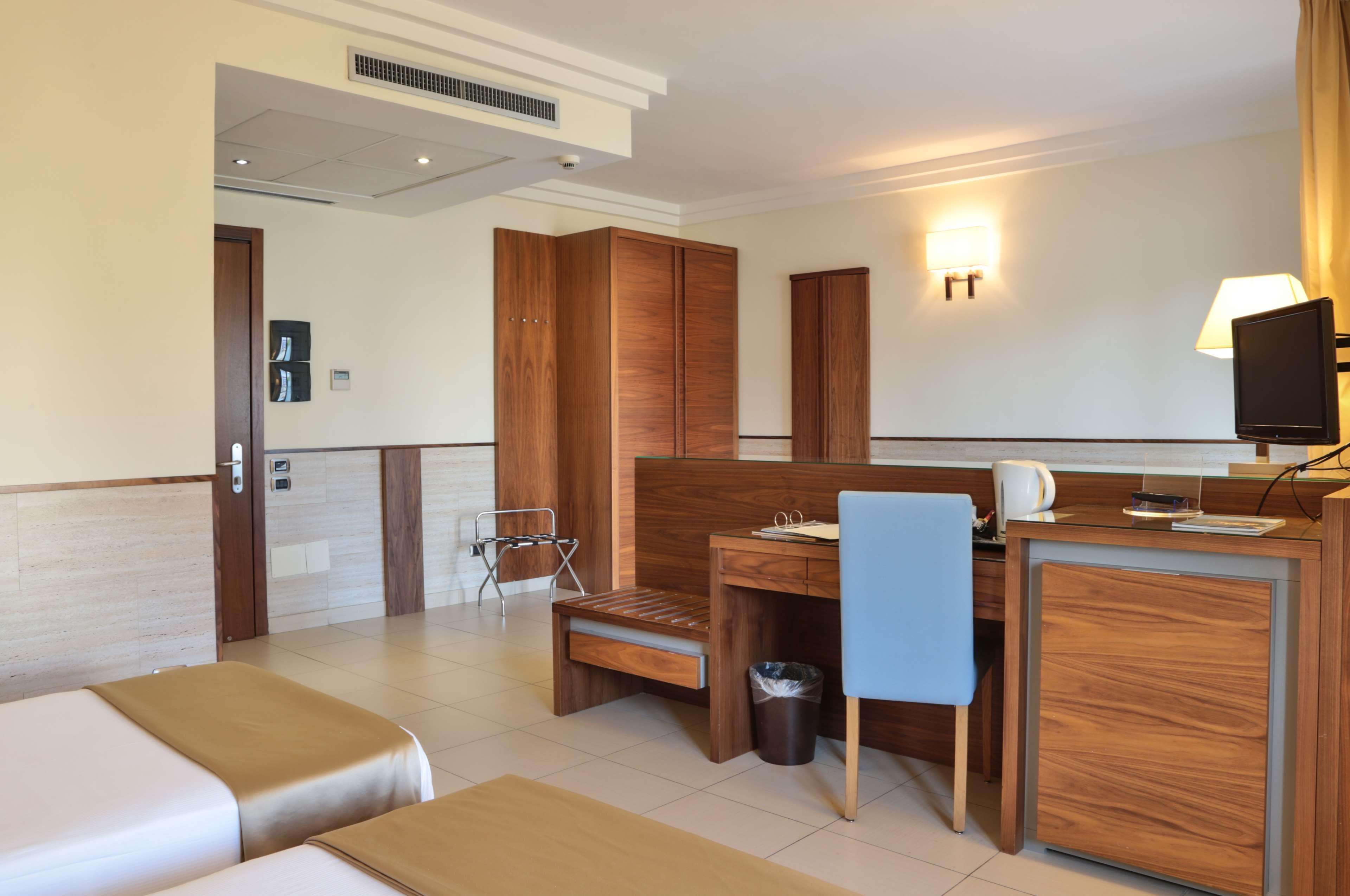 Double or Twin Standard