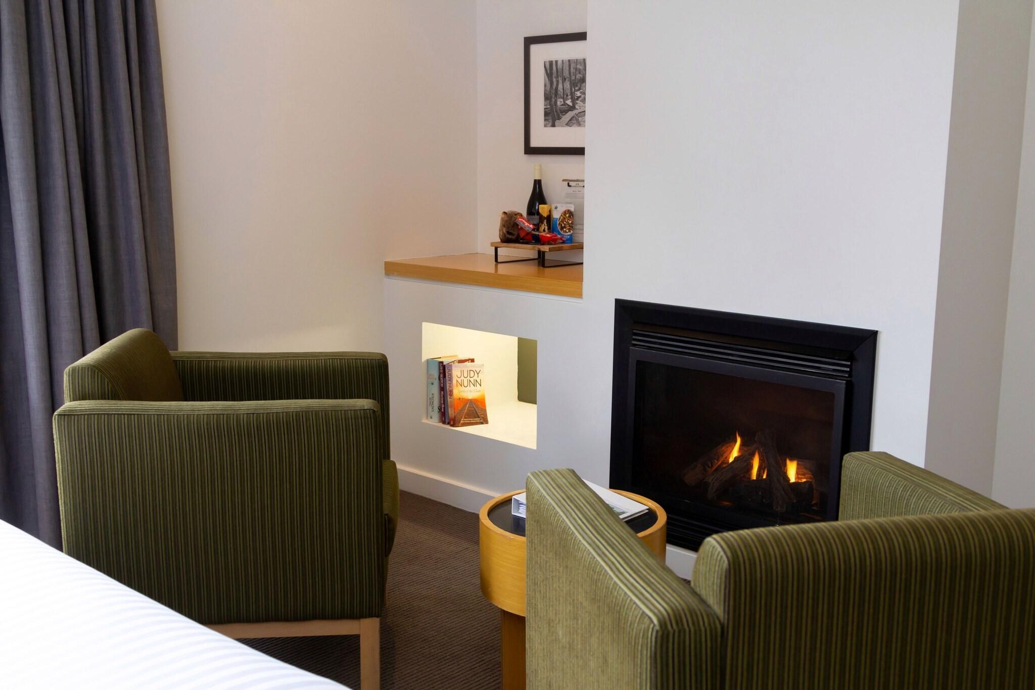 Cabin Queen Size Bed