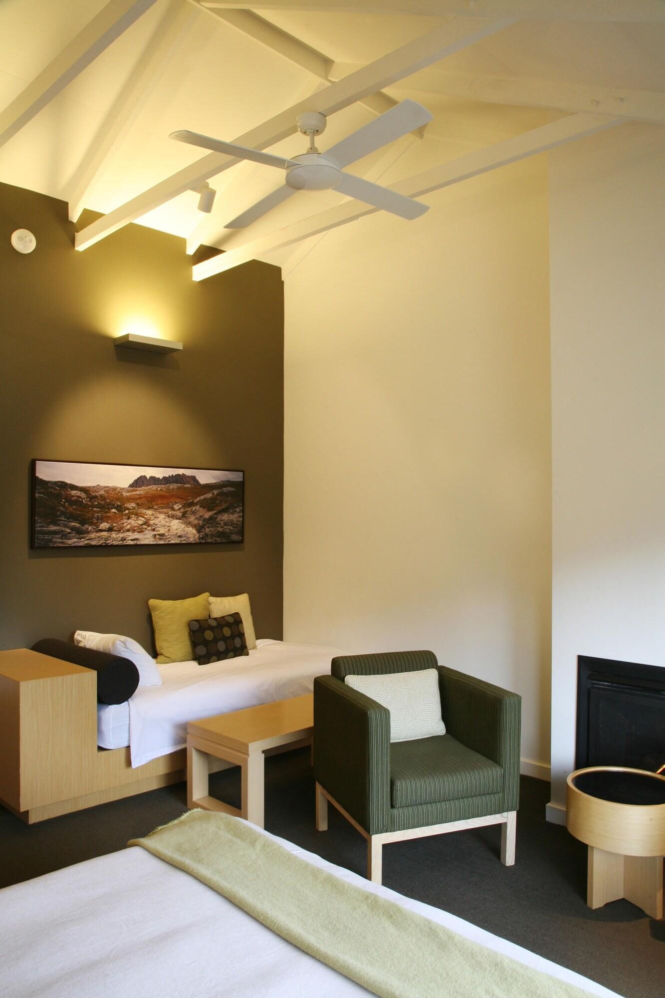 Cabin Queen Size Bed