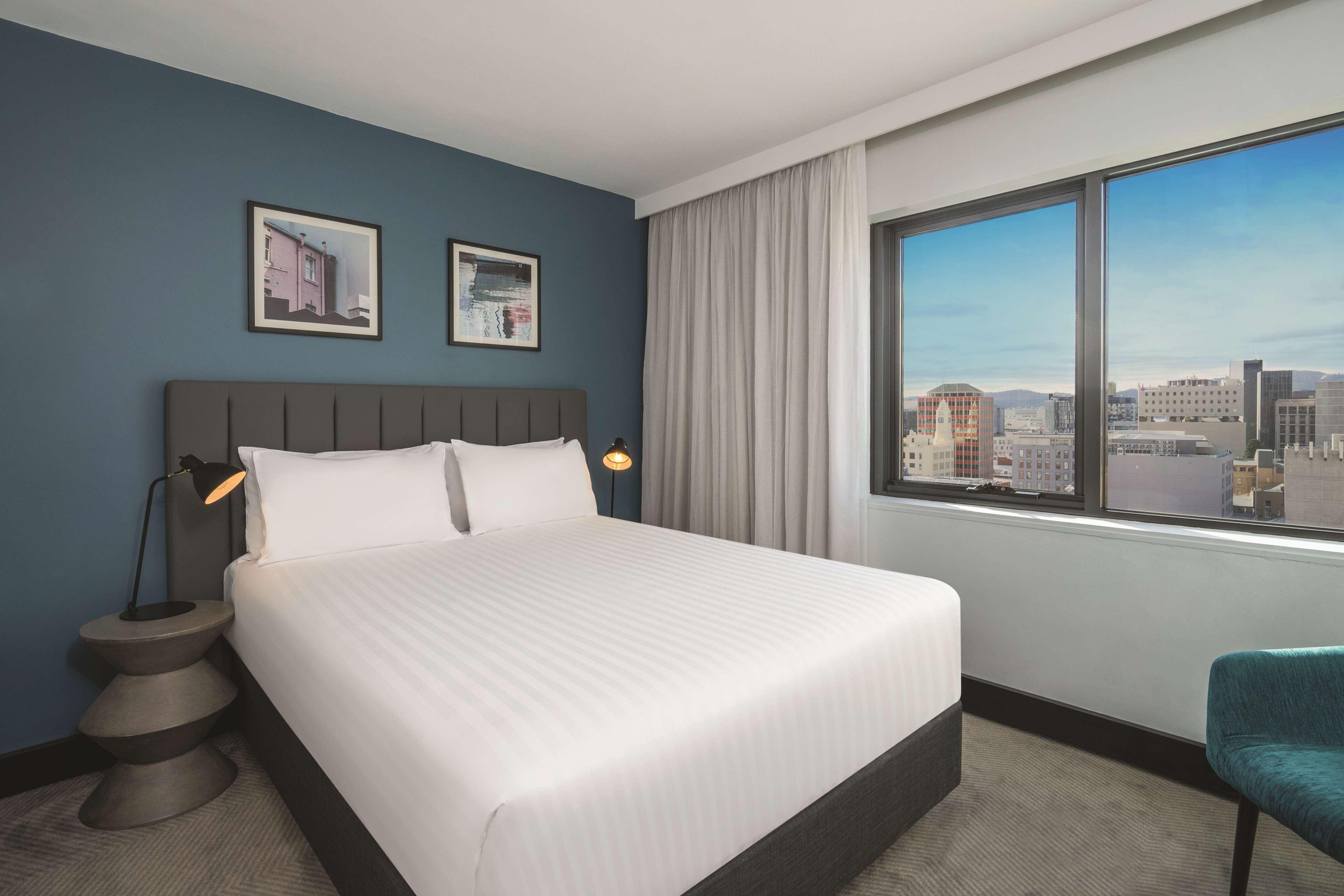 Double City View Queen Bed