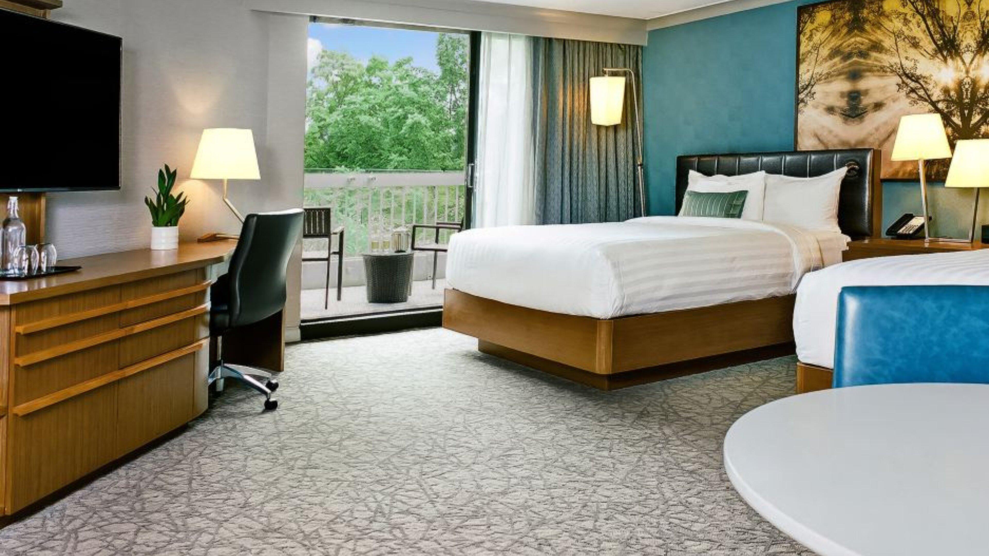 Quadruple Two Queen Beds Premium