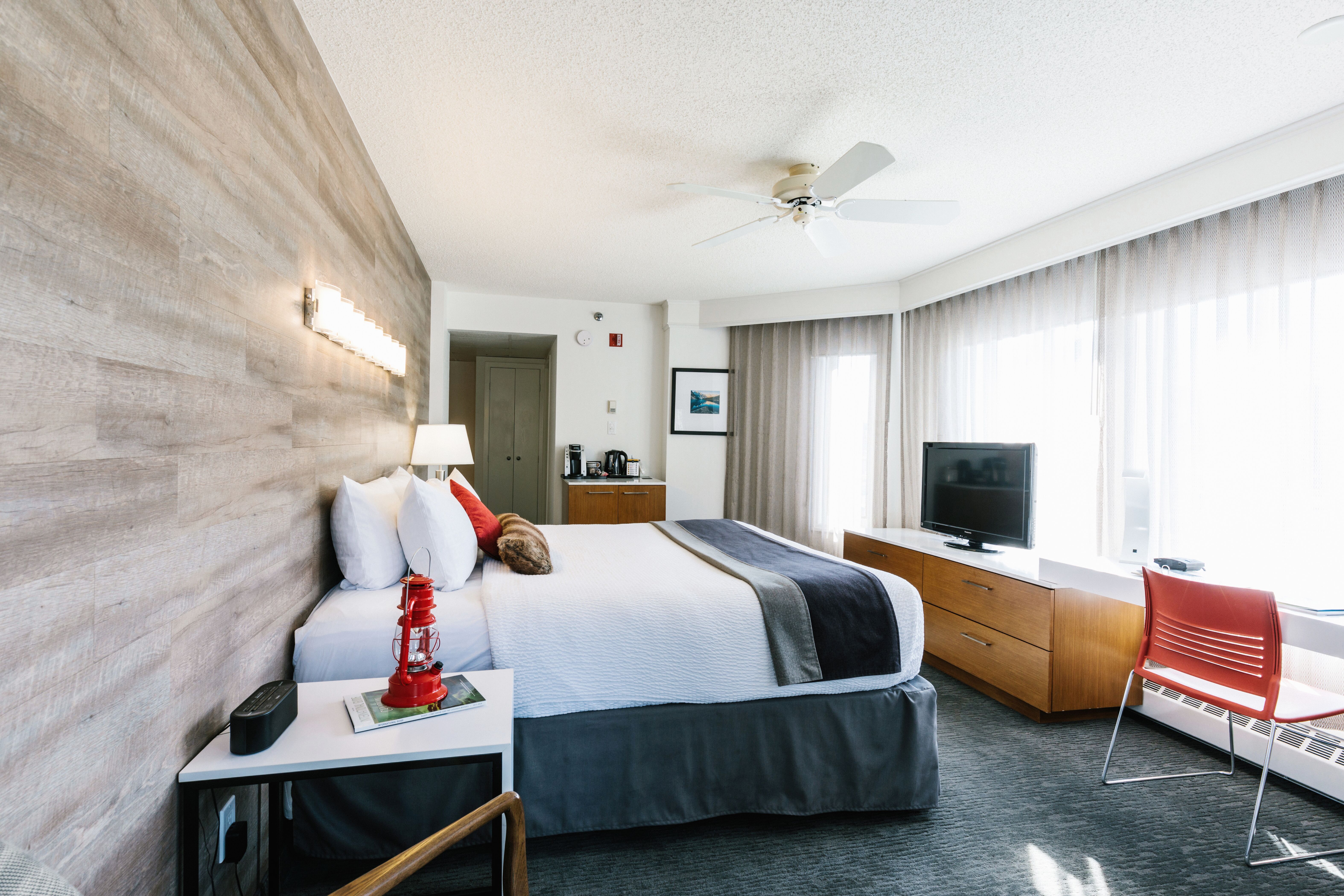 Room King Size Bed