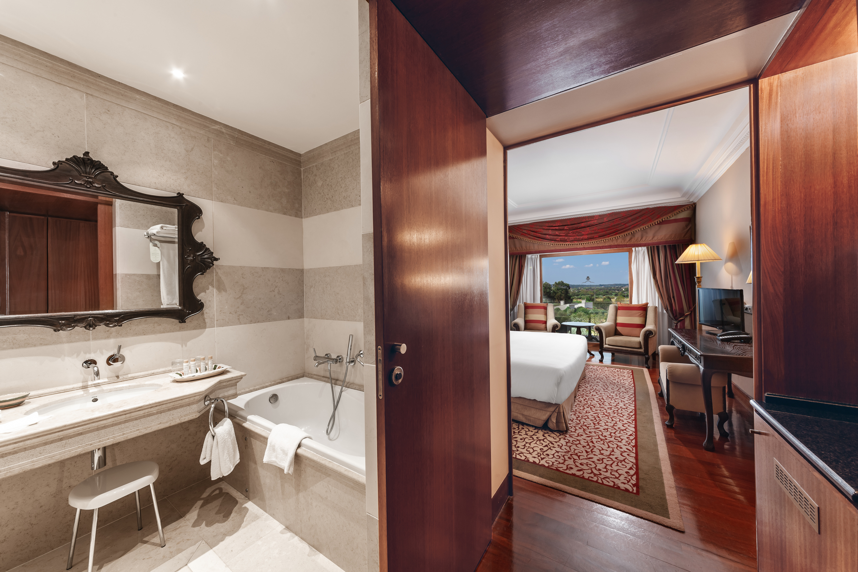 Double or Twin Deluxe