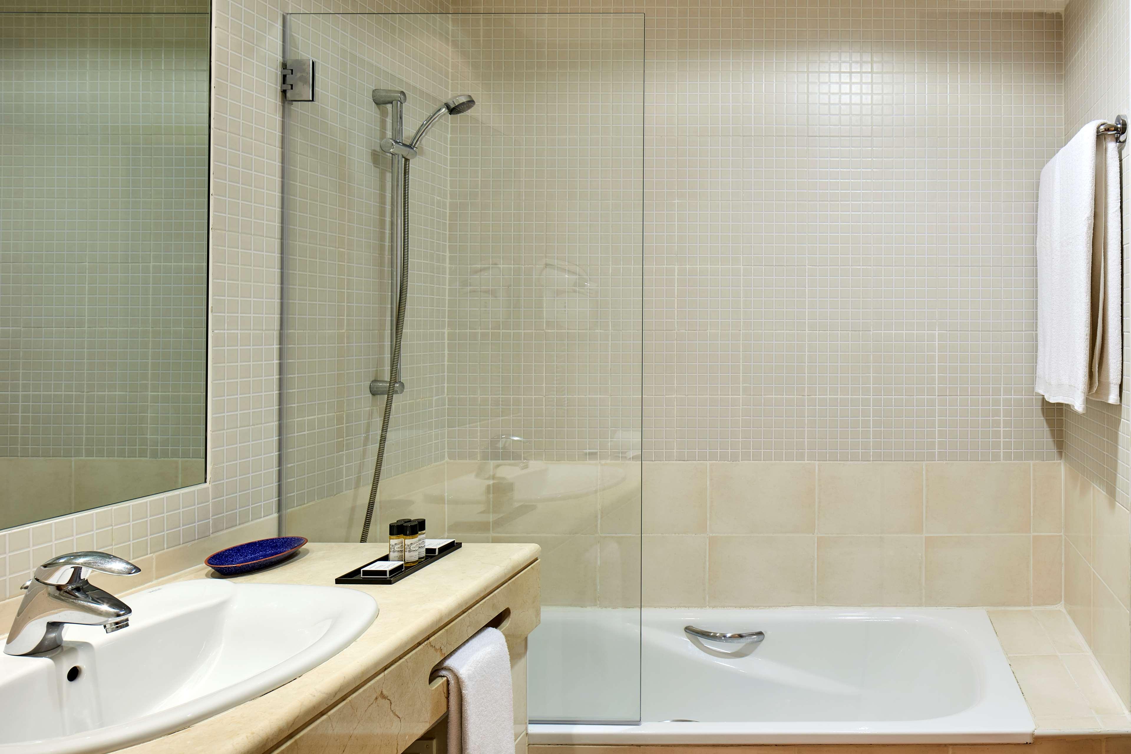 Family Room Capacity 6