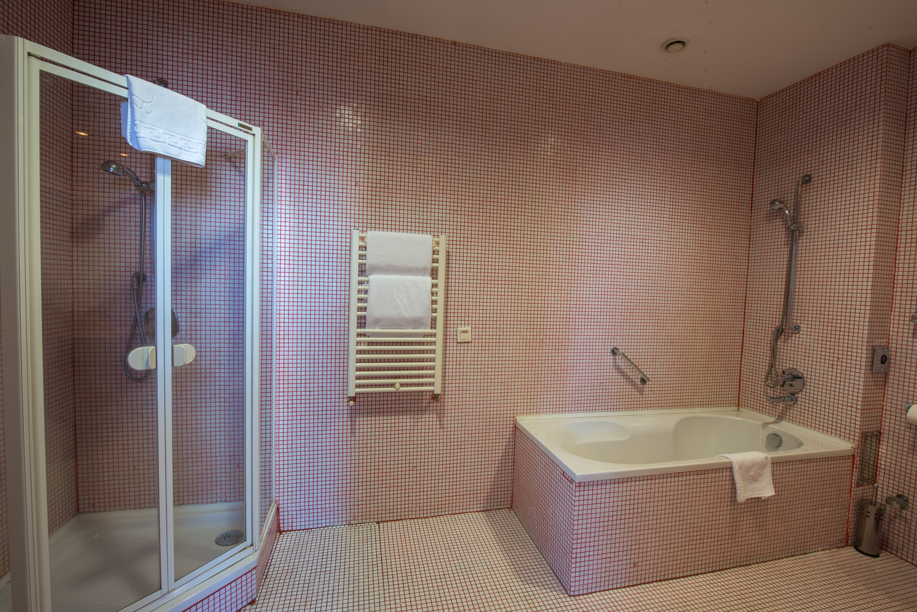 Double Accessible King Size Bed