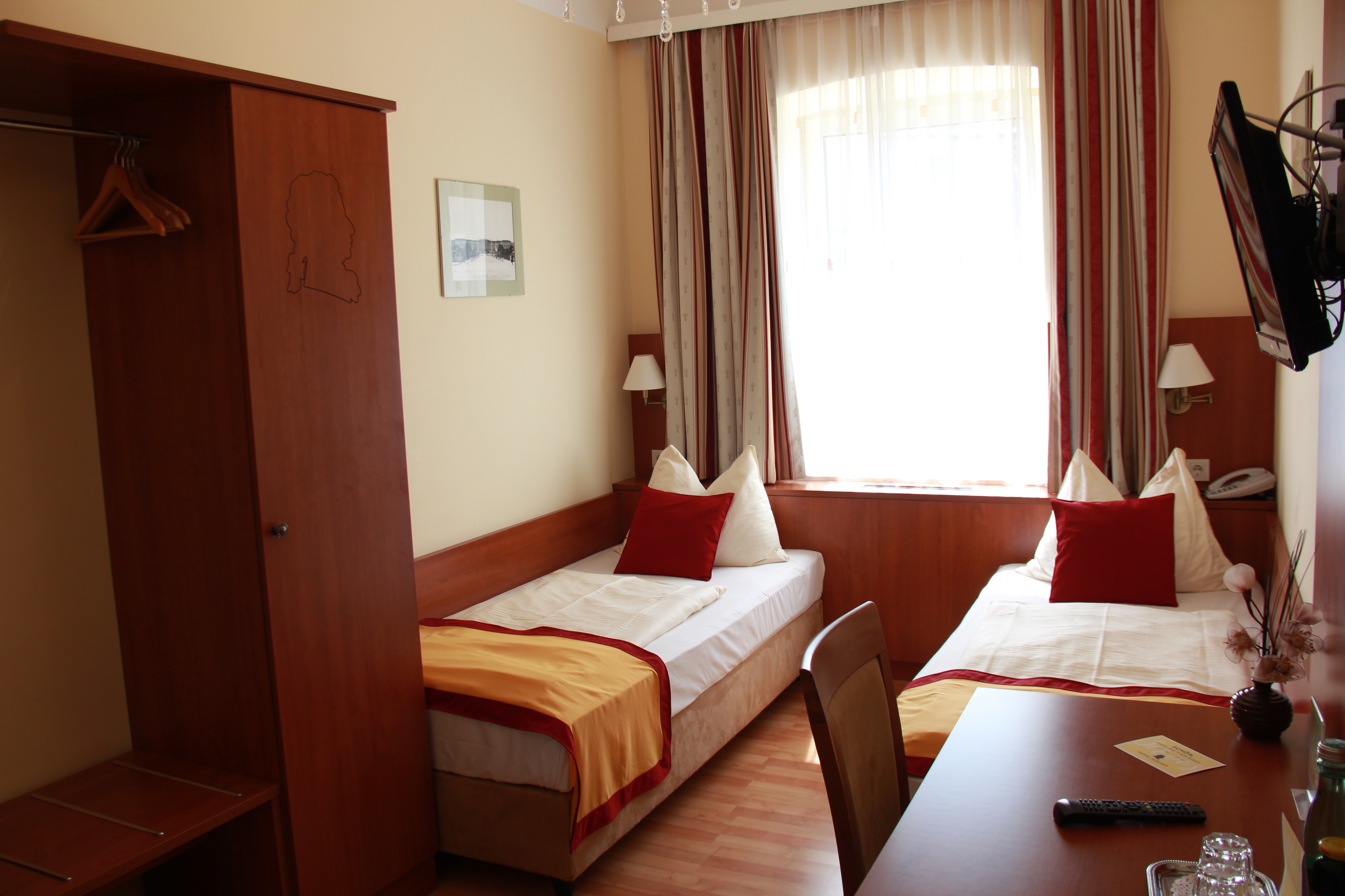 Double or Twin Standard