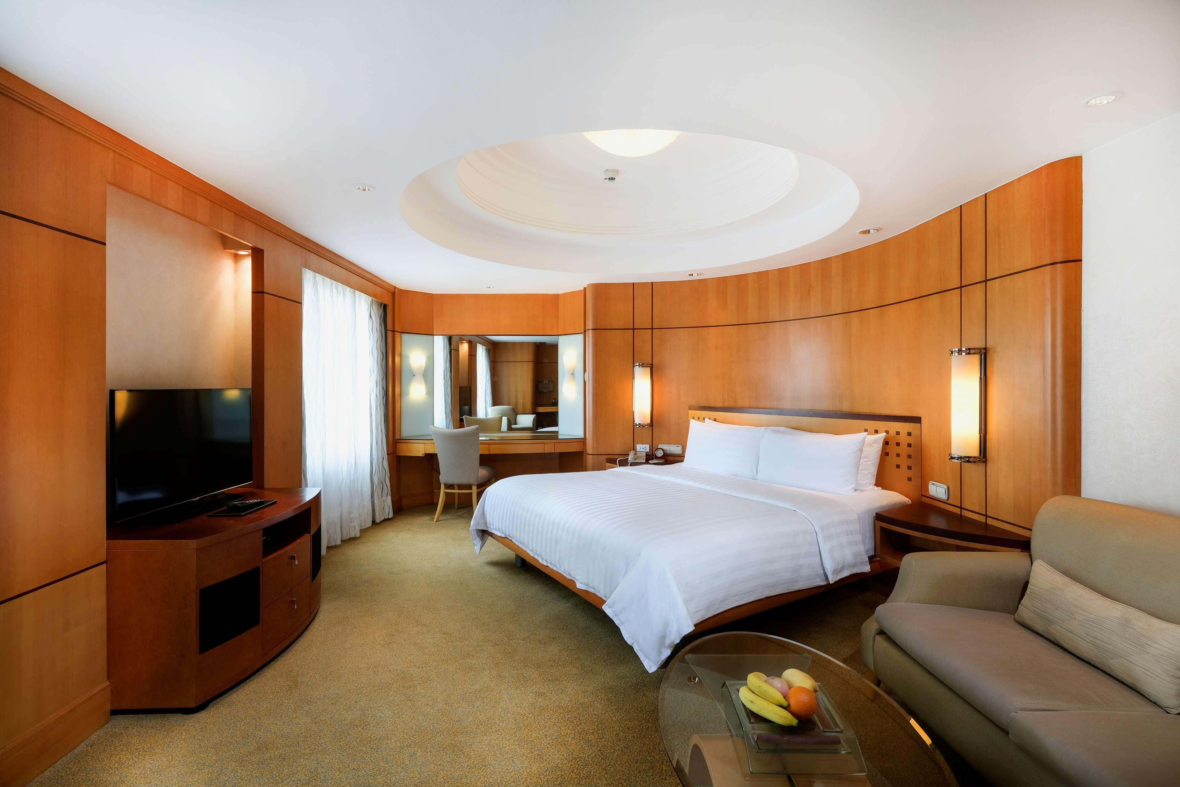 Double Executive King Bed