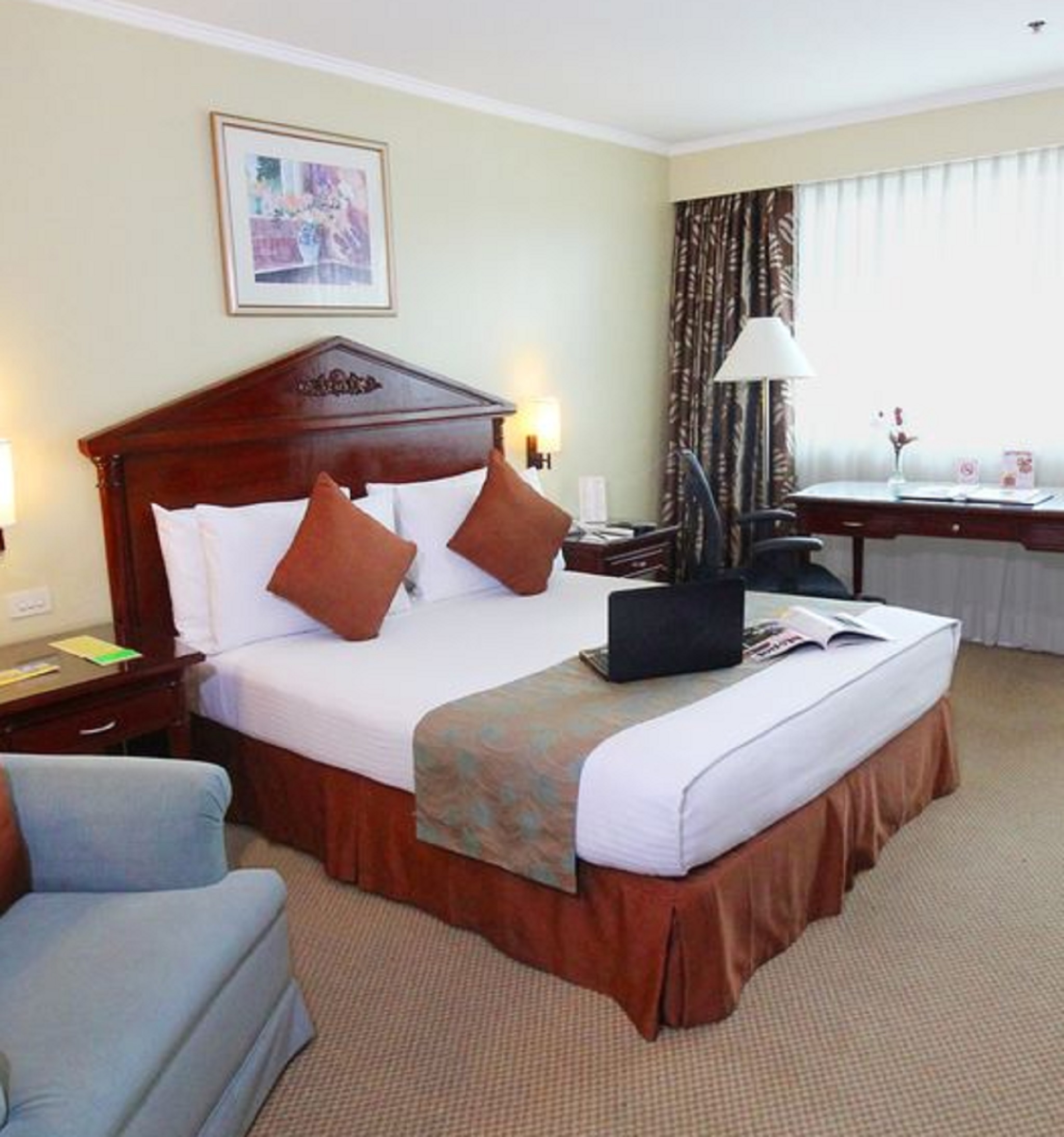 Double Deluxe Queen Bed