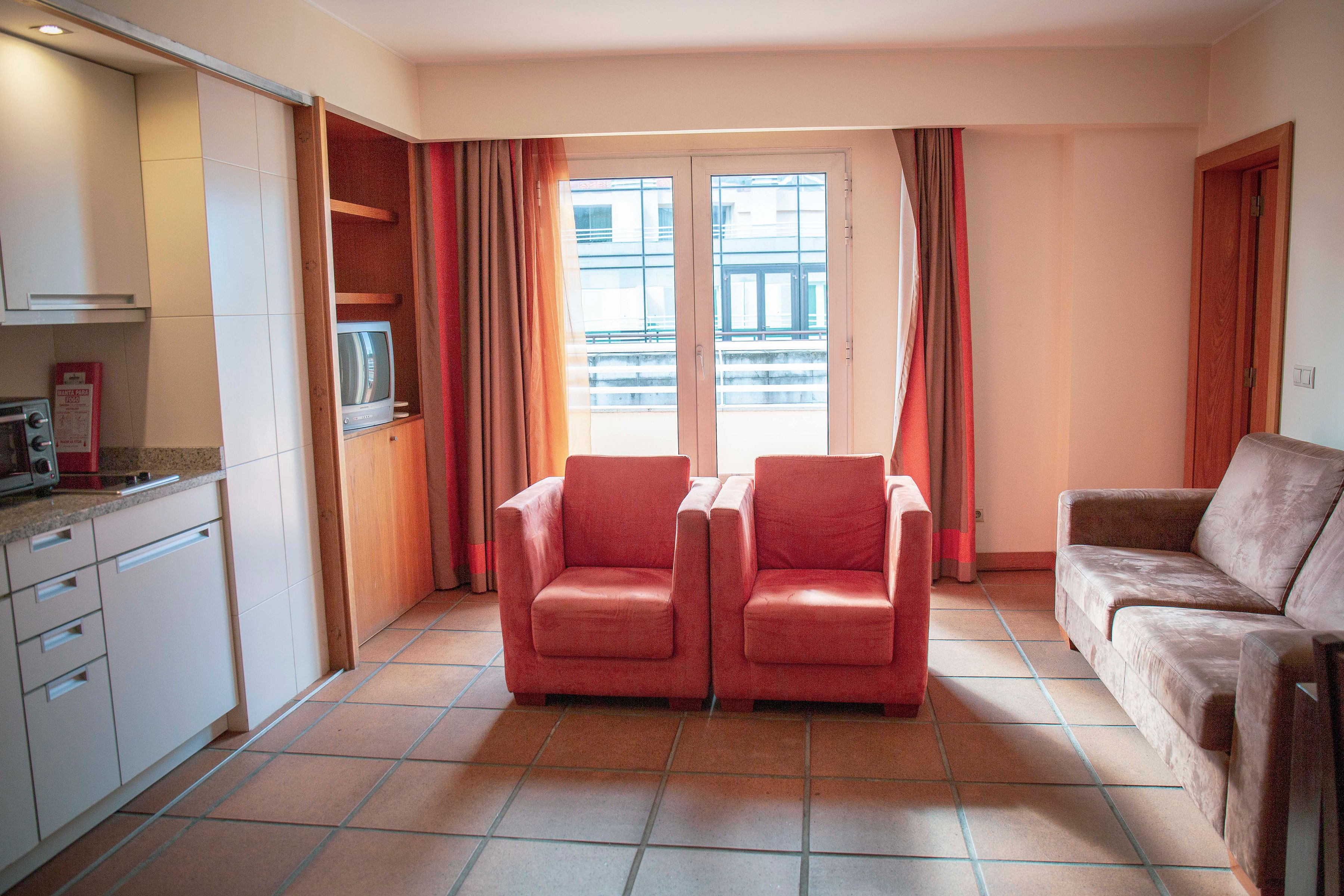 Studio Superior Capacity 4