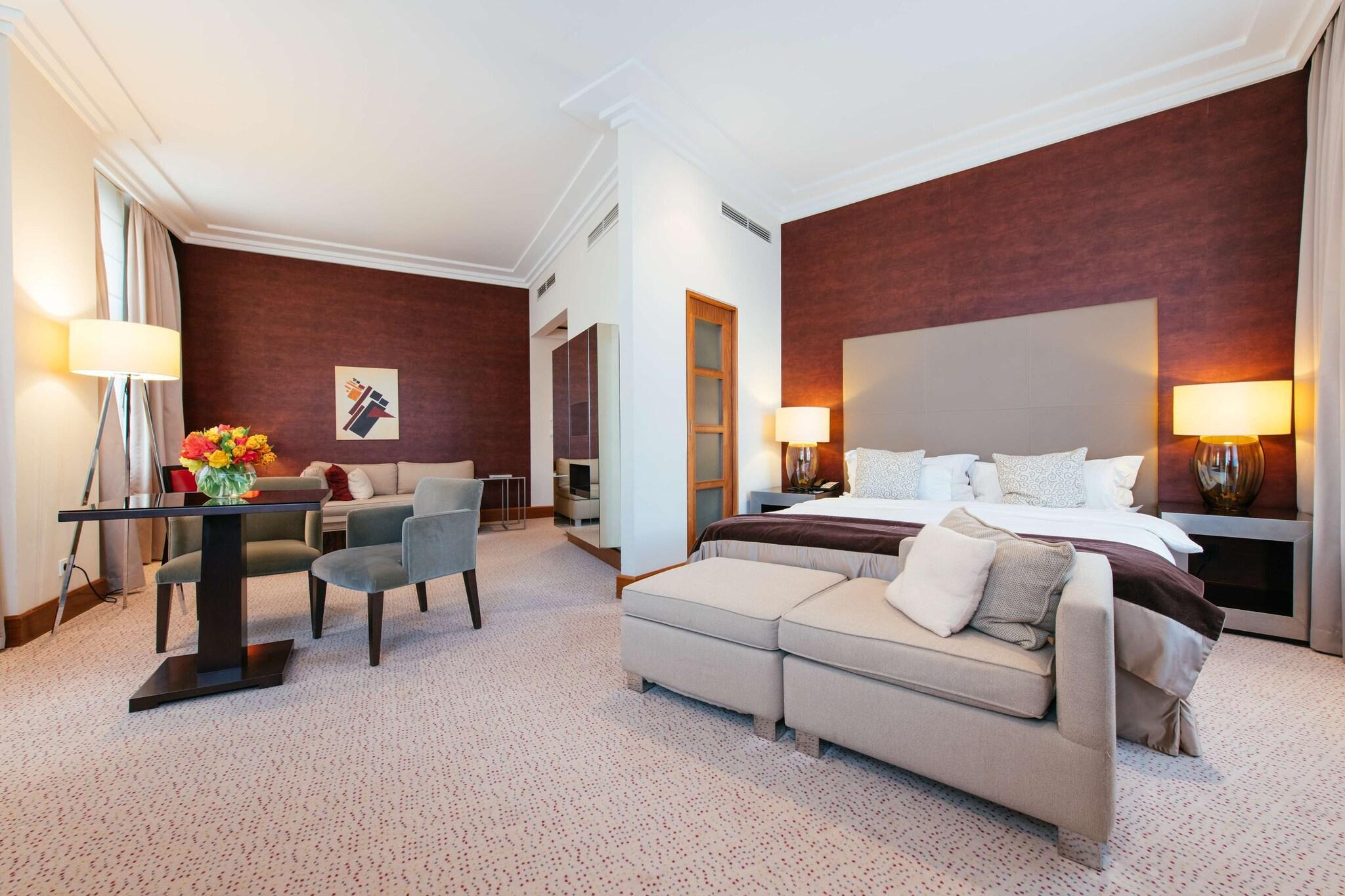 Junior Suite King Size Bed