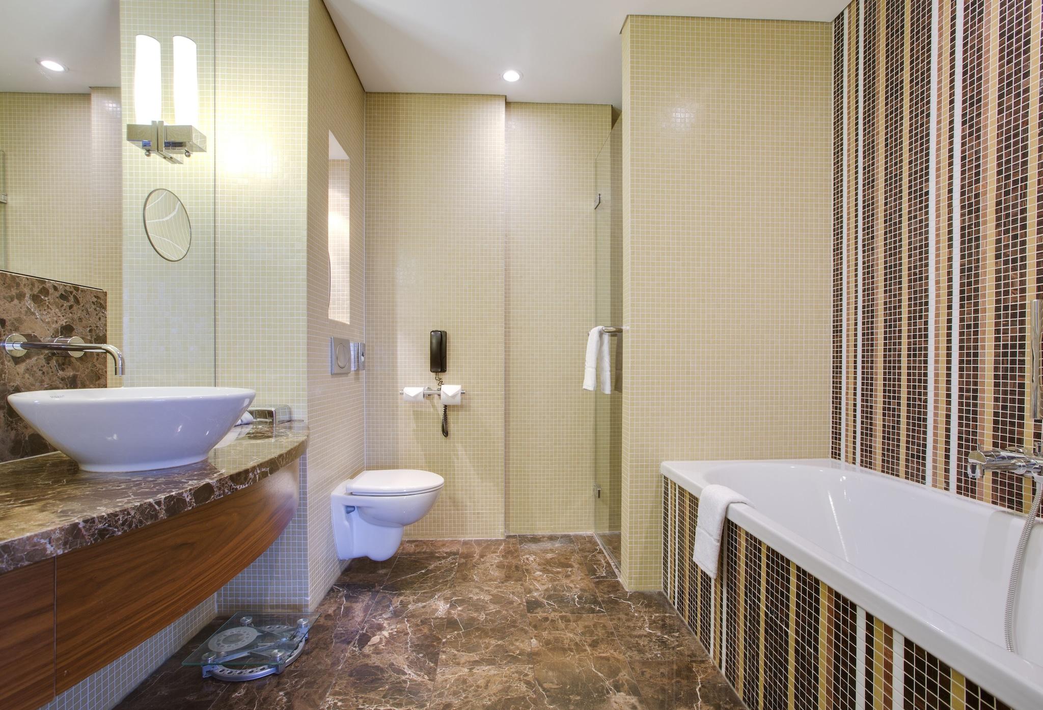 Junior Suite City View King Bed