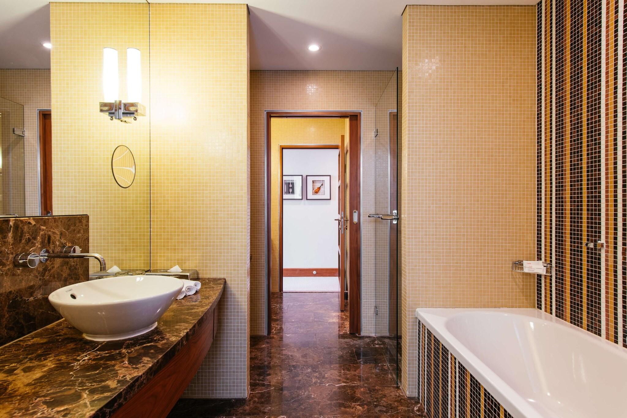 Family Room King Size Bed