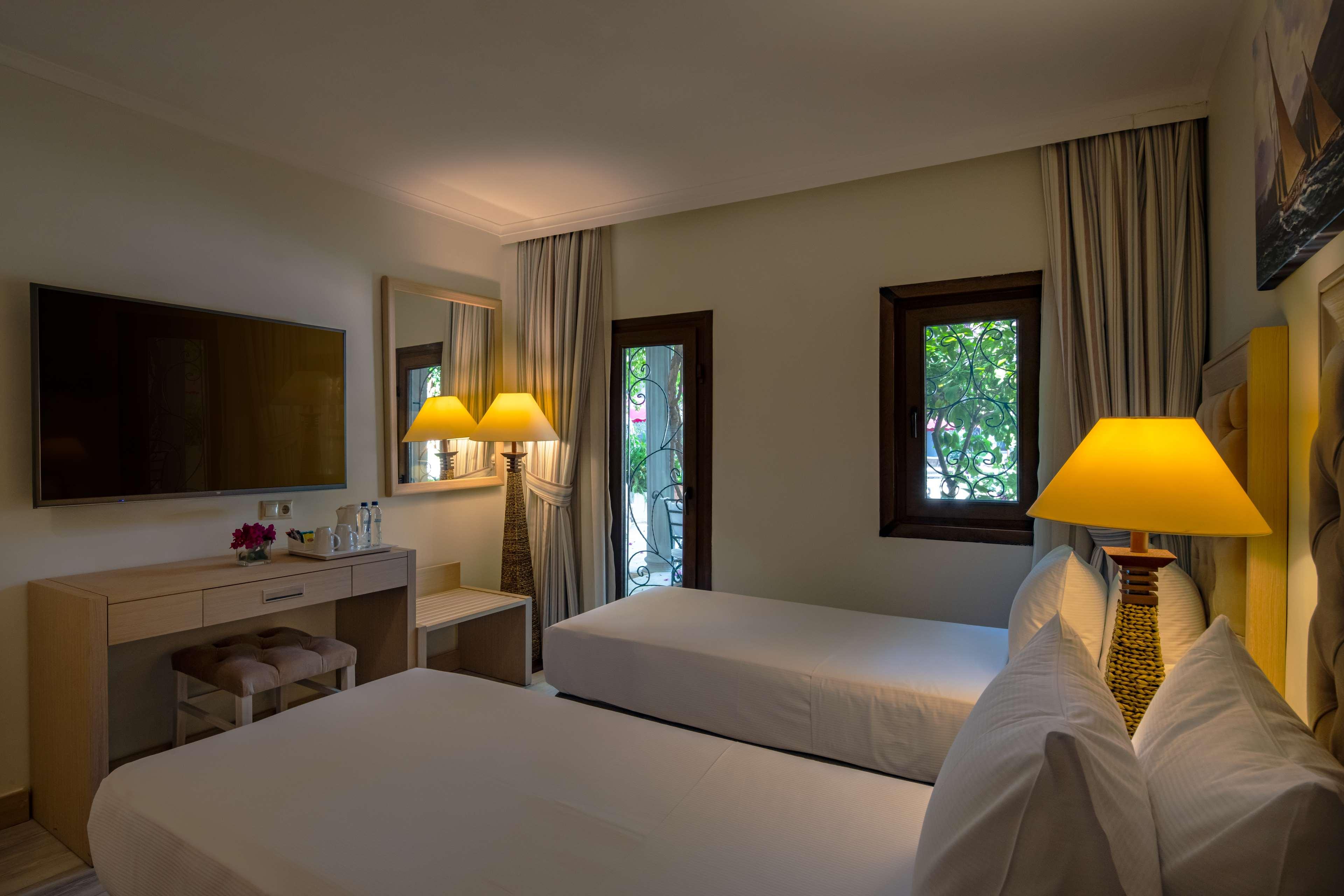 Double Guest Room Queen Bed