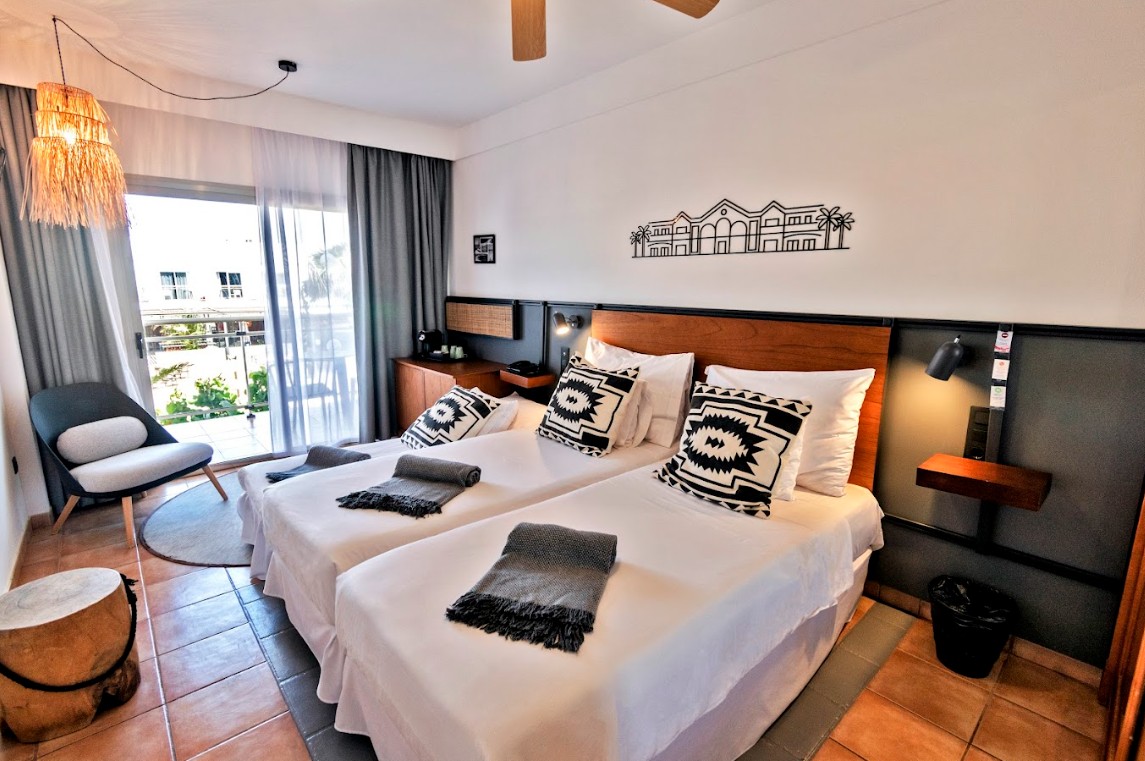 Double or Twin Standard