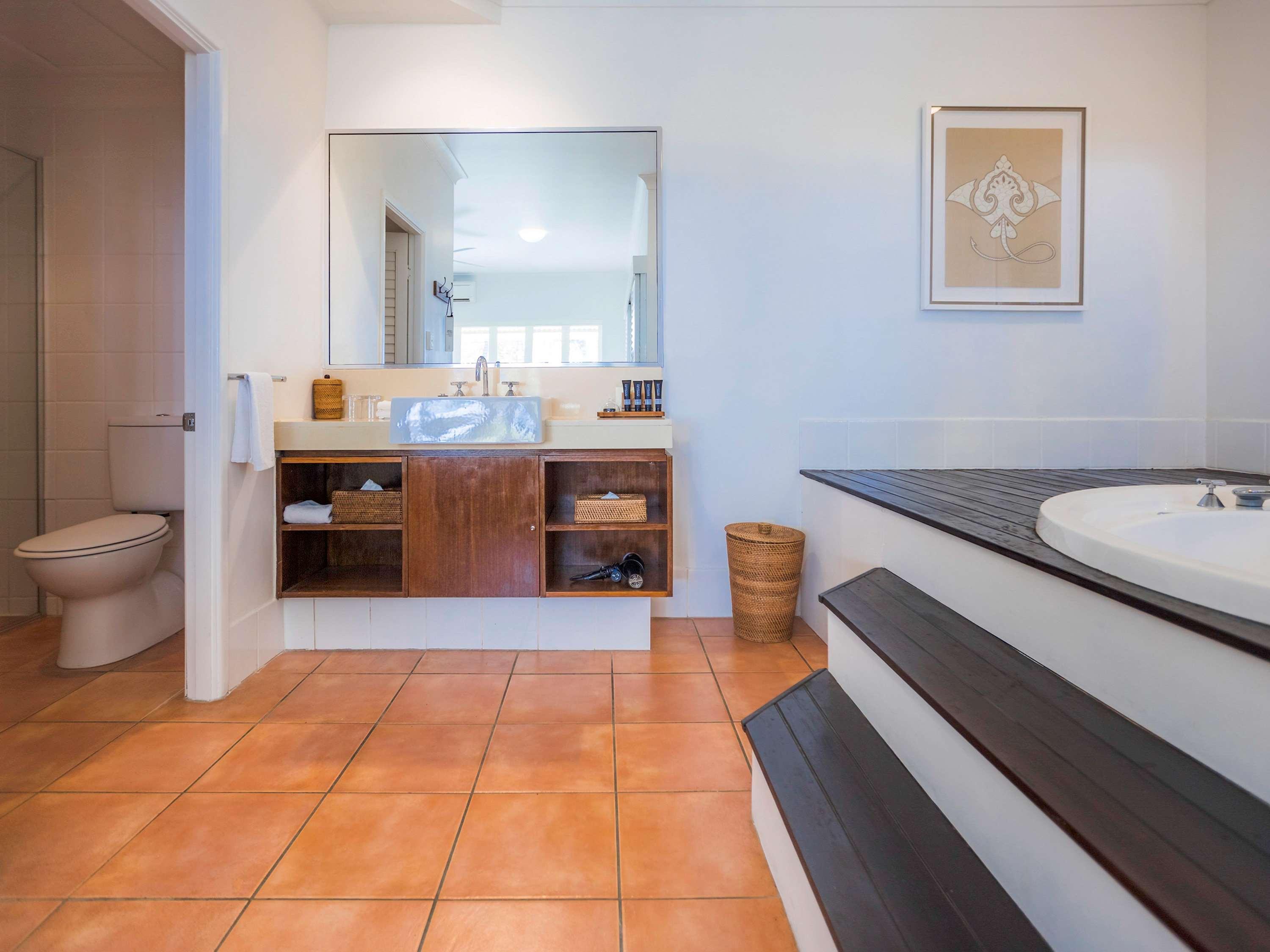 Studio Ocean Front King Bed