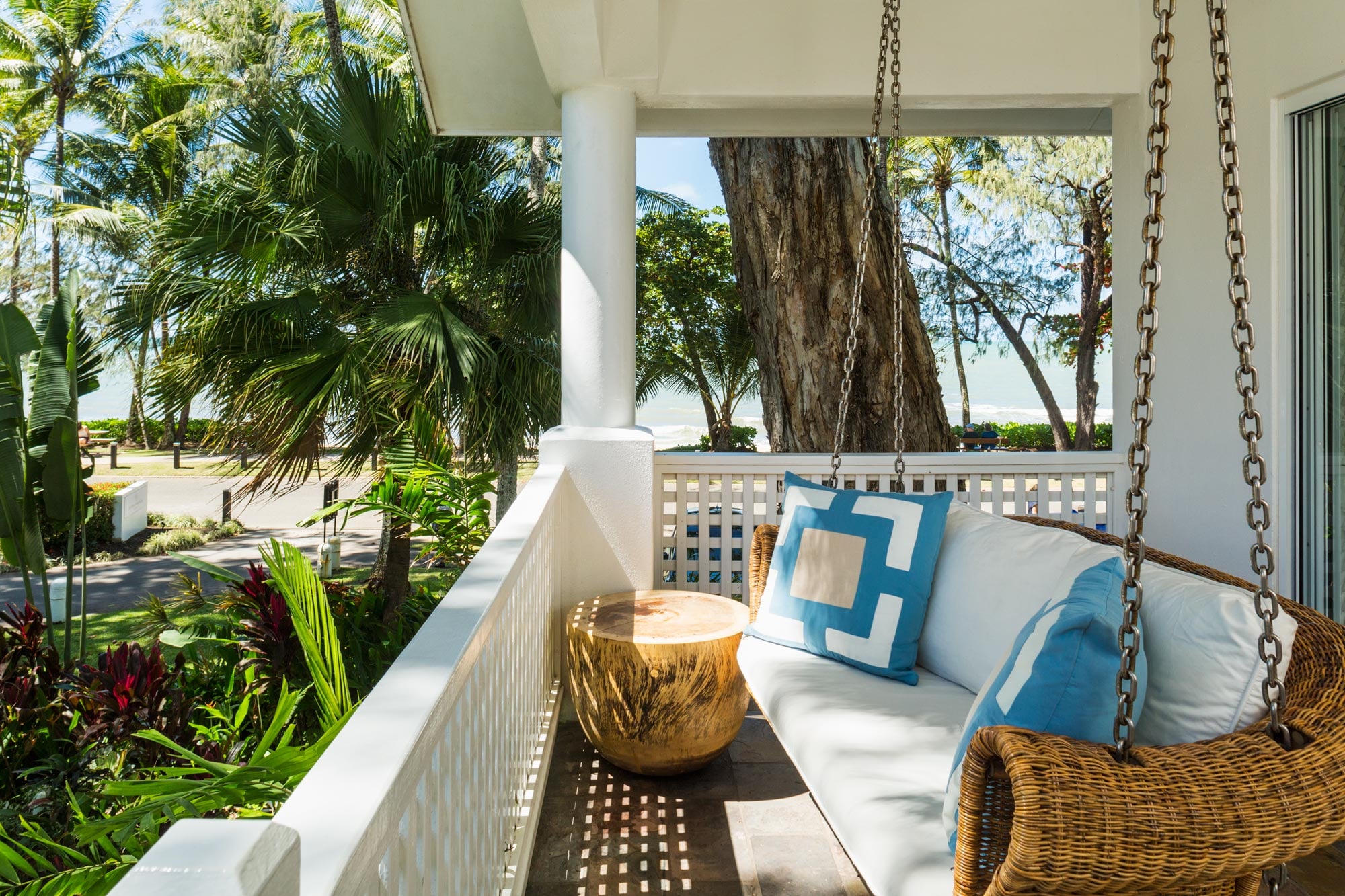 Studio Ocean Front King Bed