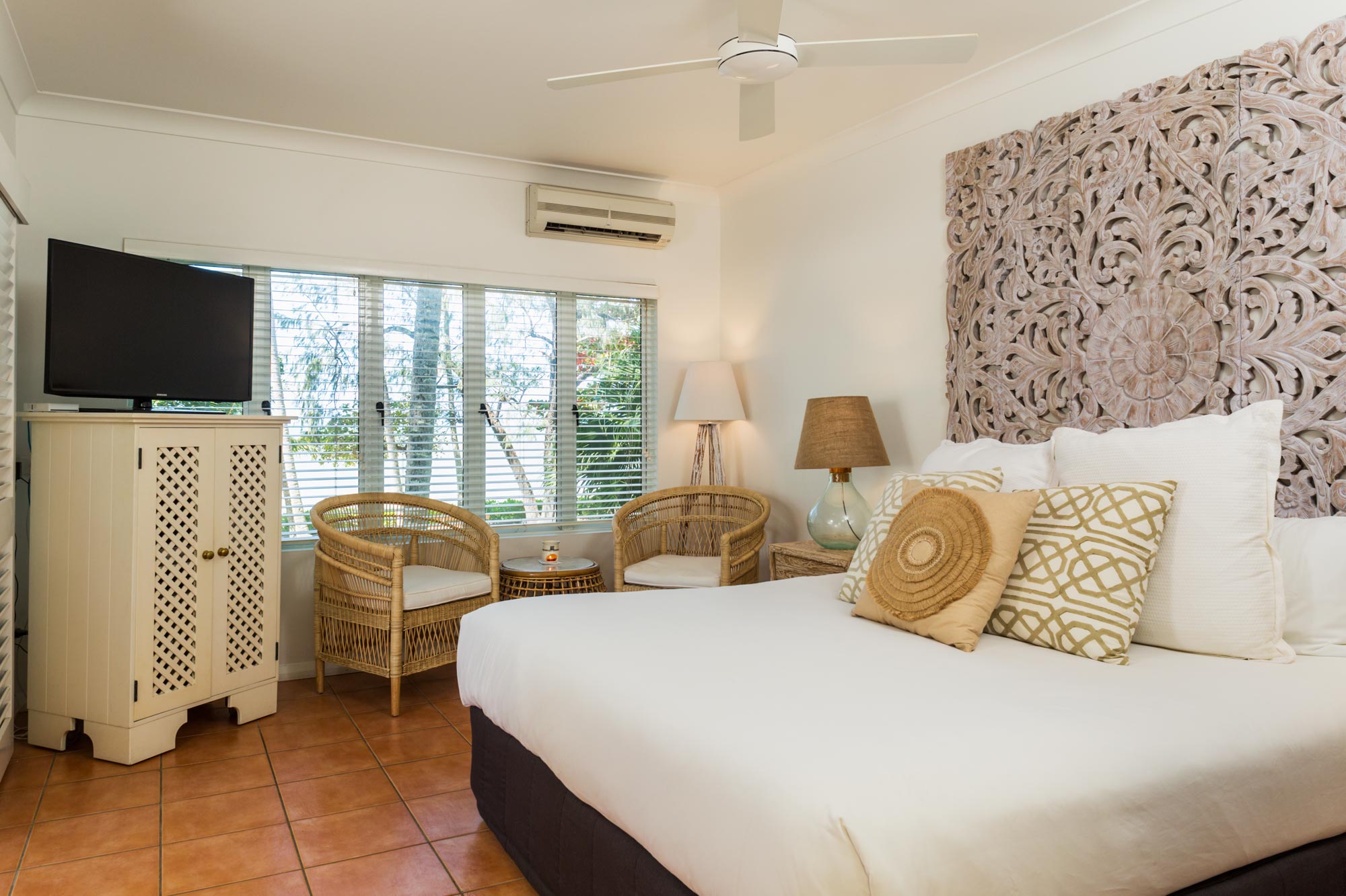 Studio Ocean Front King Bed