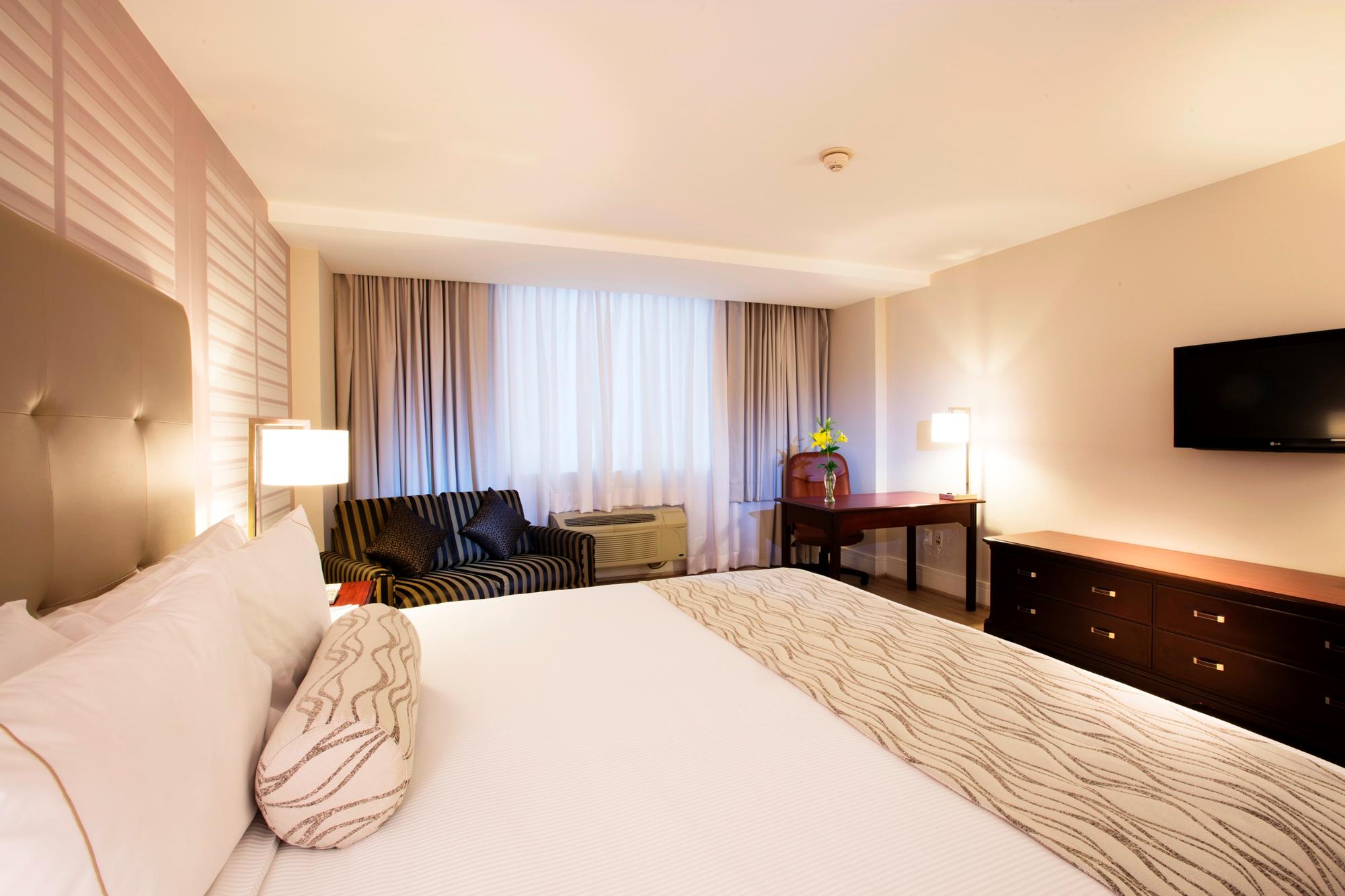 Double Deluxe King Bed