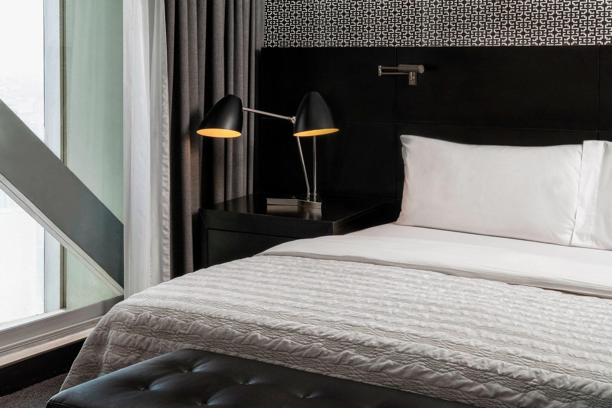 Suite Classic King Bed