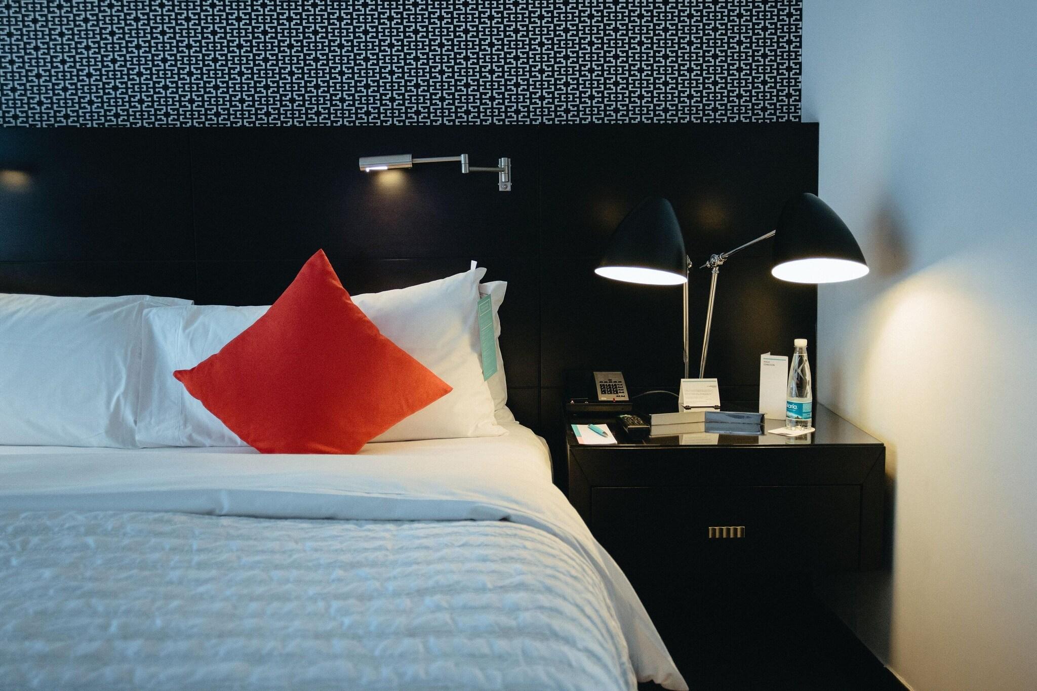 Suite Classic King Bed