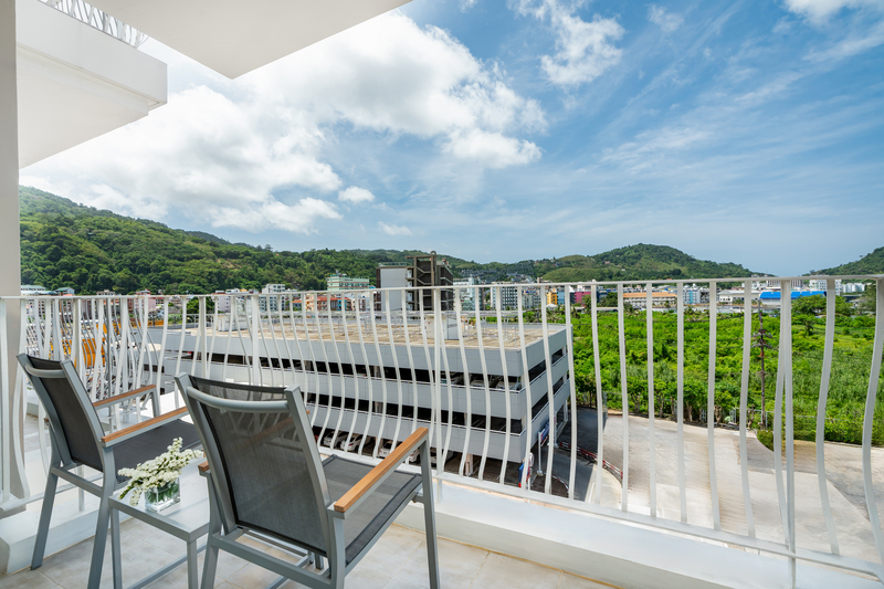 Double Deluxe King Bed