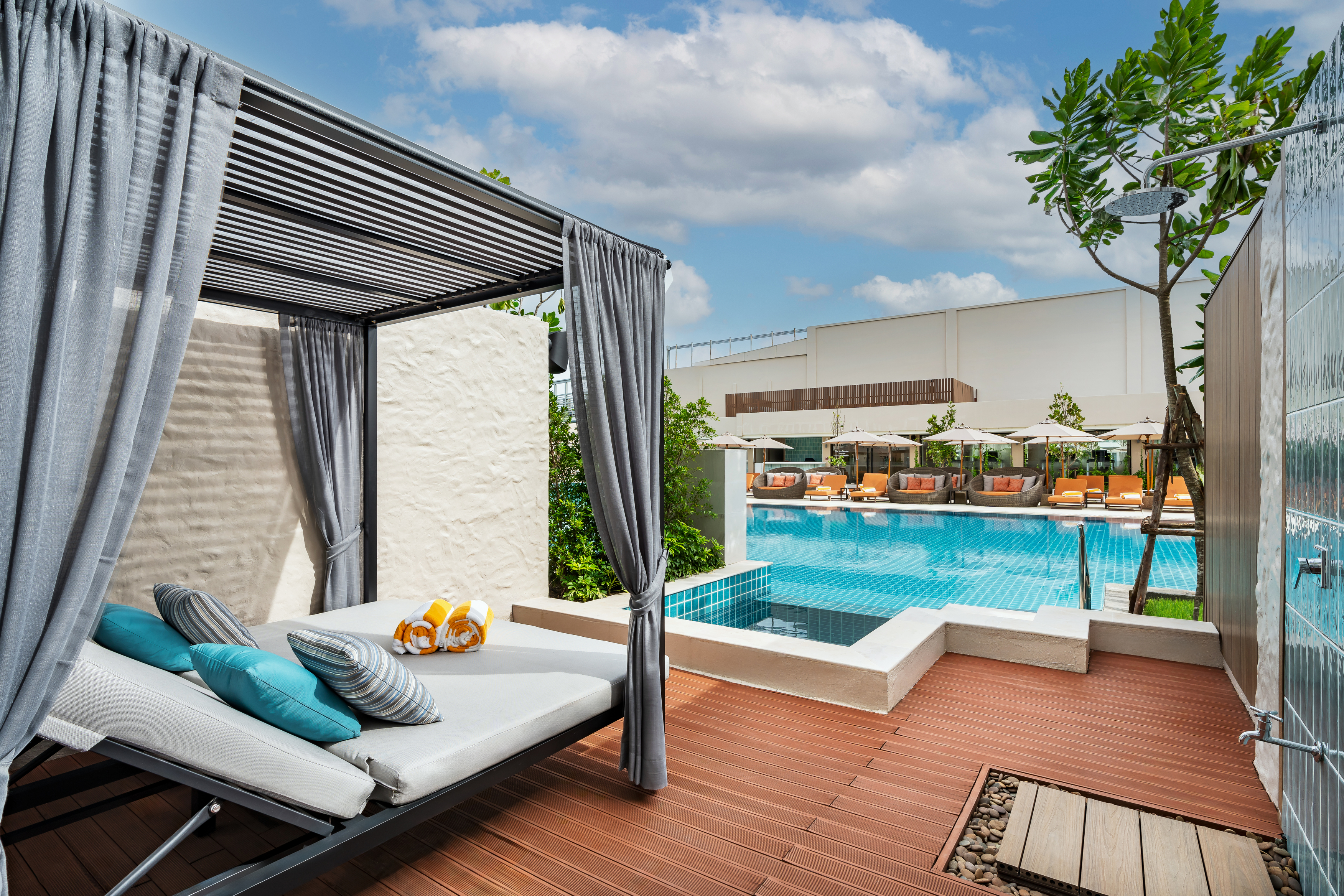 Double King Bed with Jacuzzi