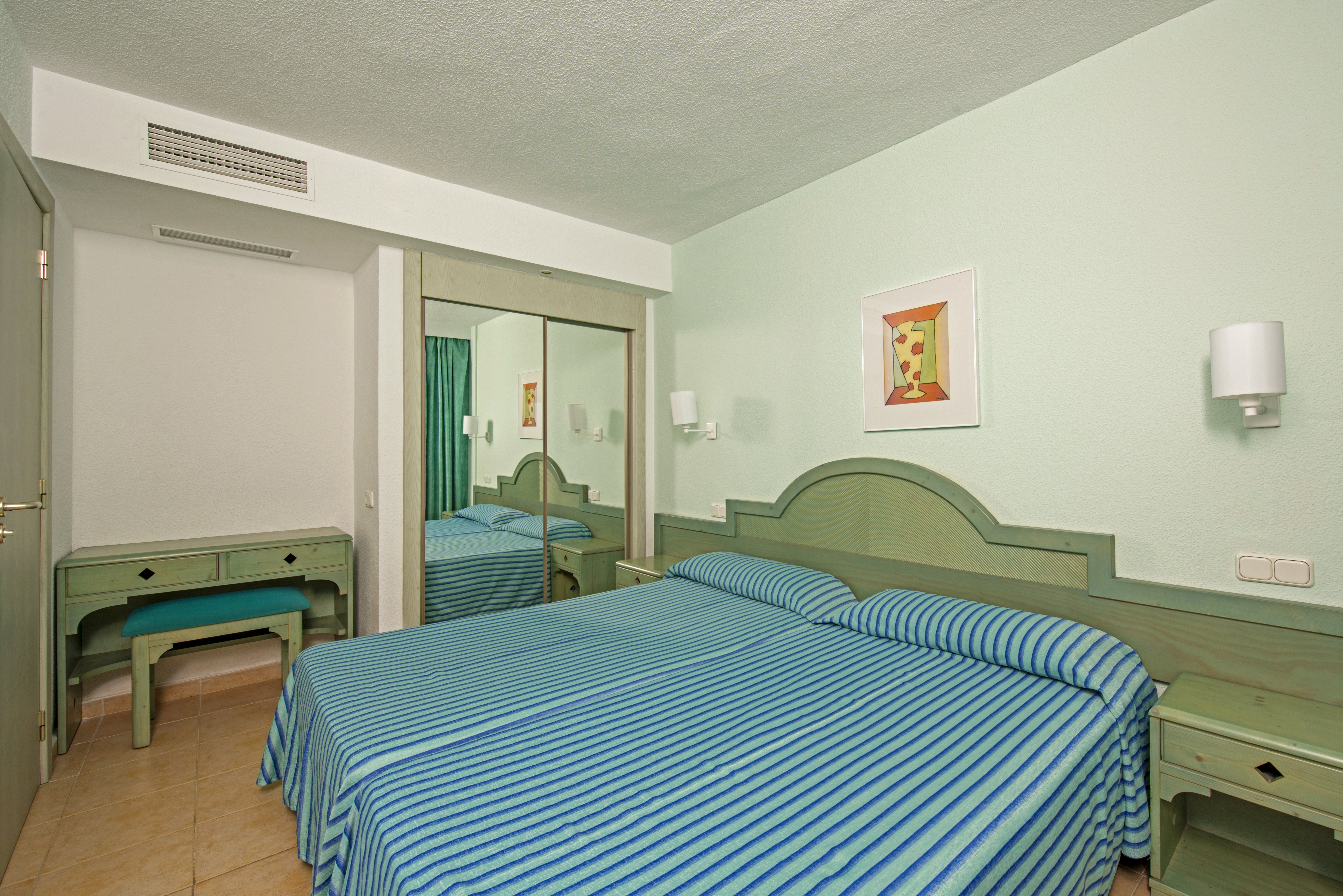 Apartment Capacity 4