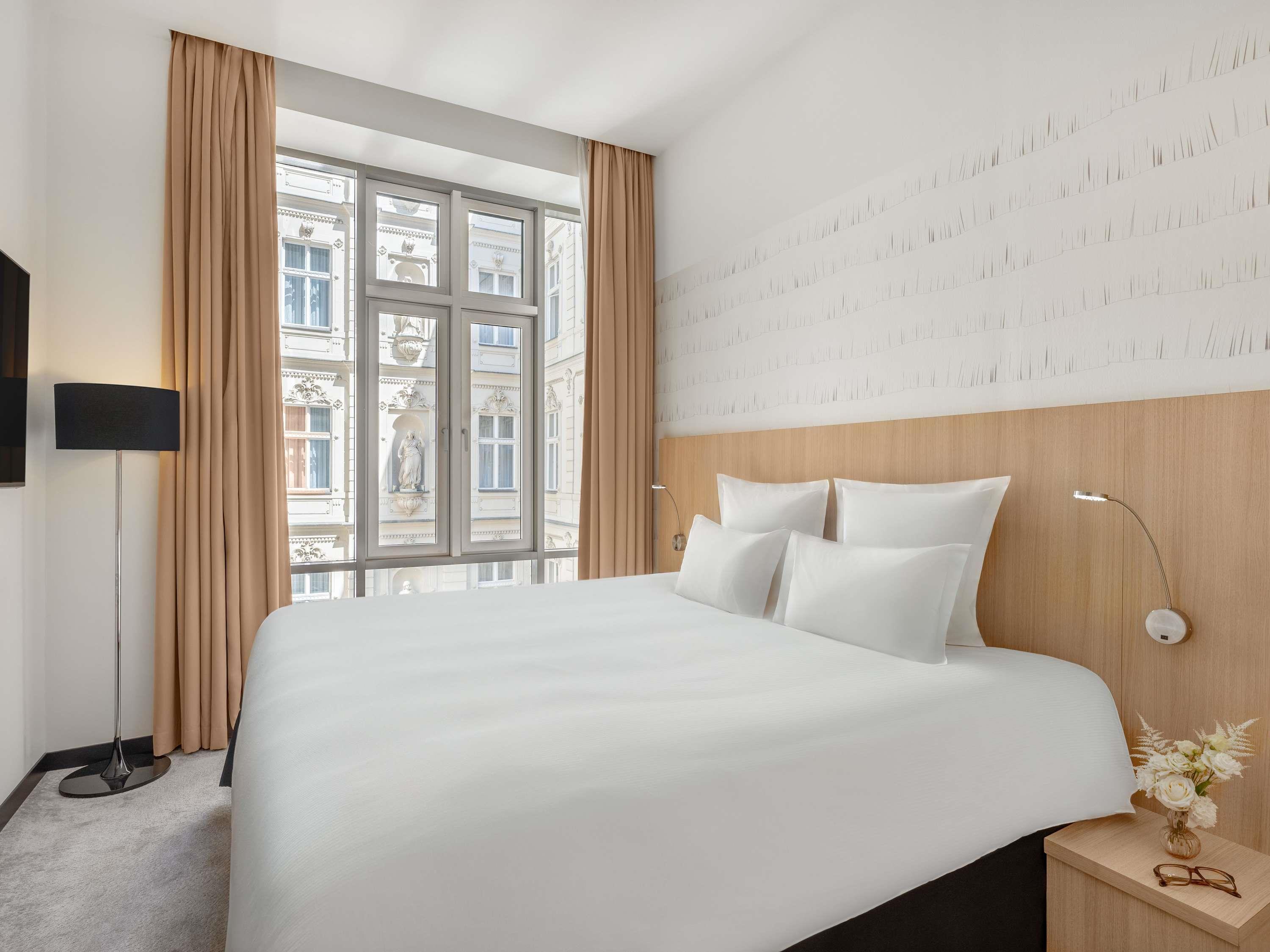 Suite Queen Size Bed