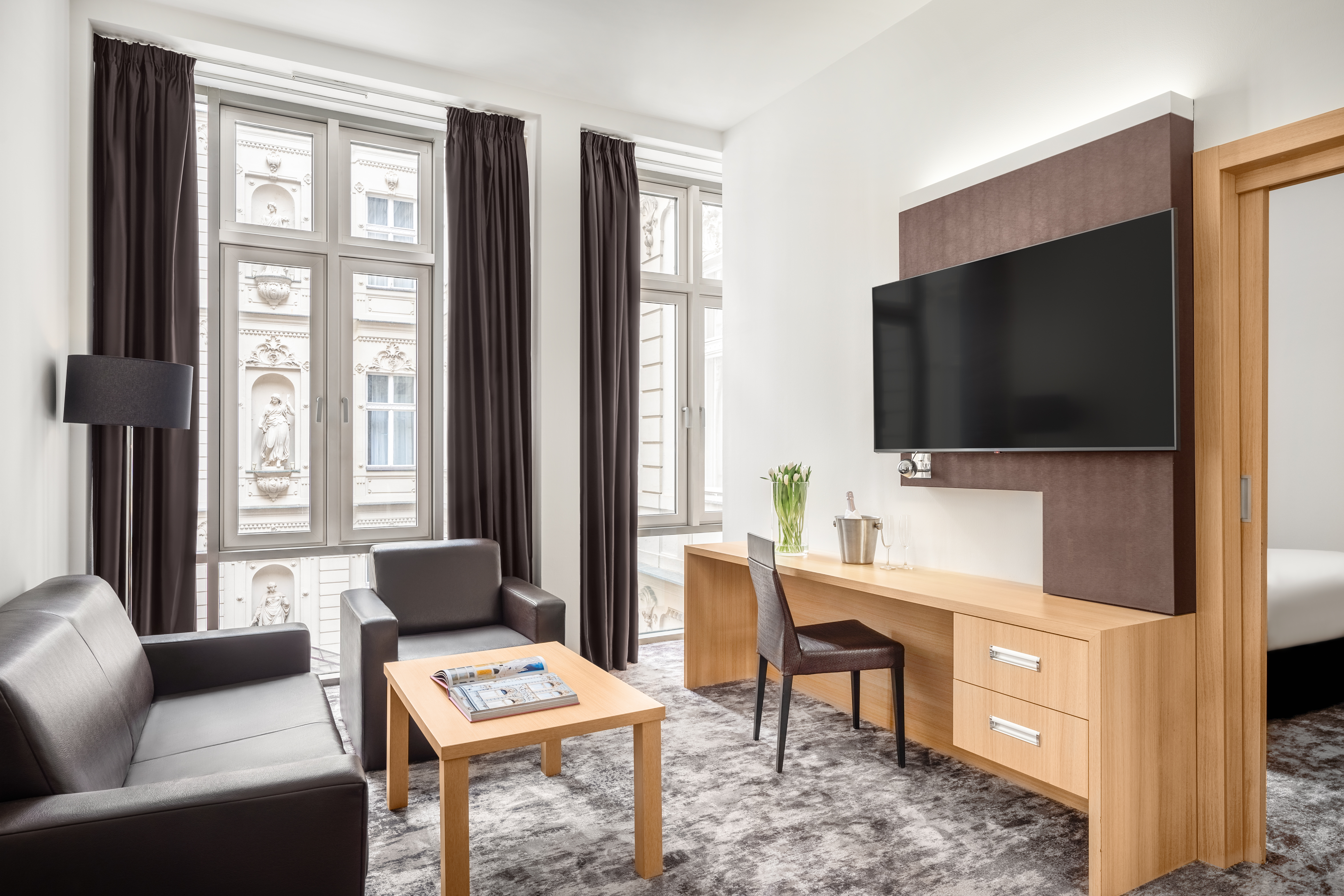 Suite Queen Size Bed