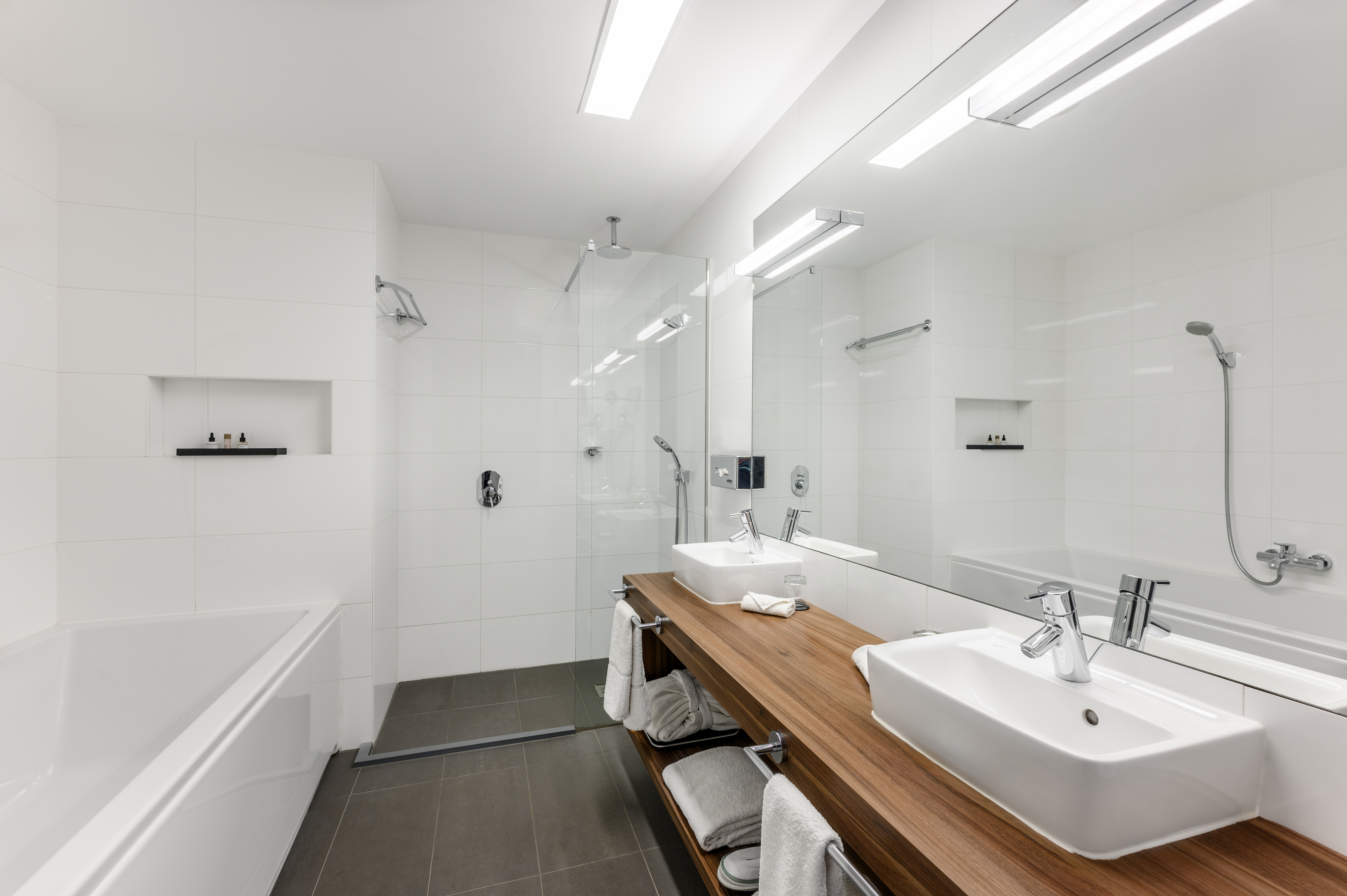 Suite Queen Size Bed