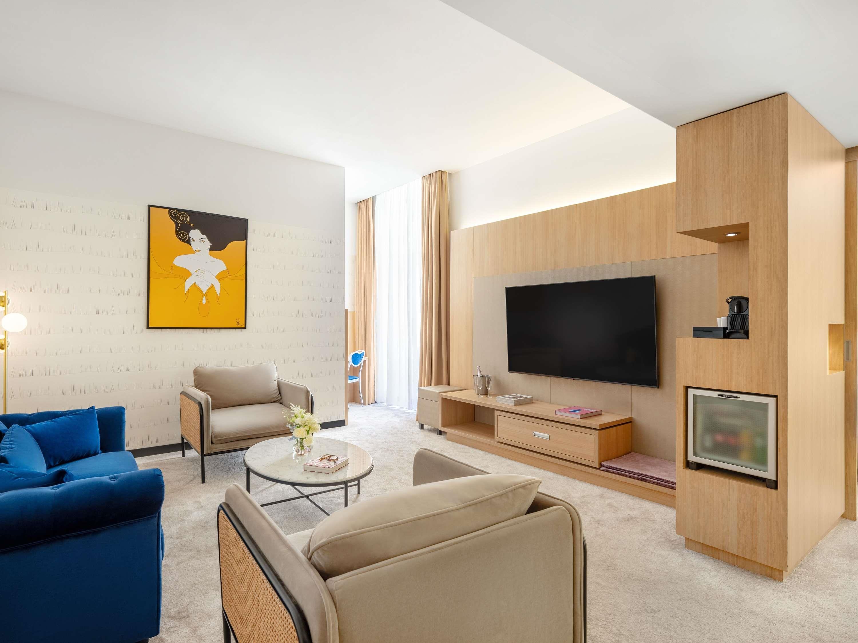 Suite Queen Size Bed