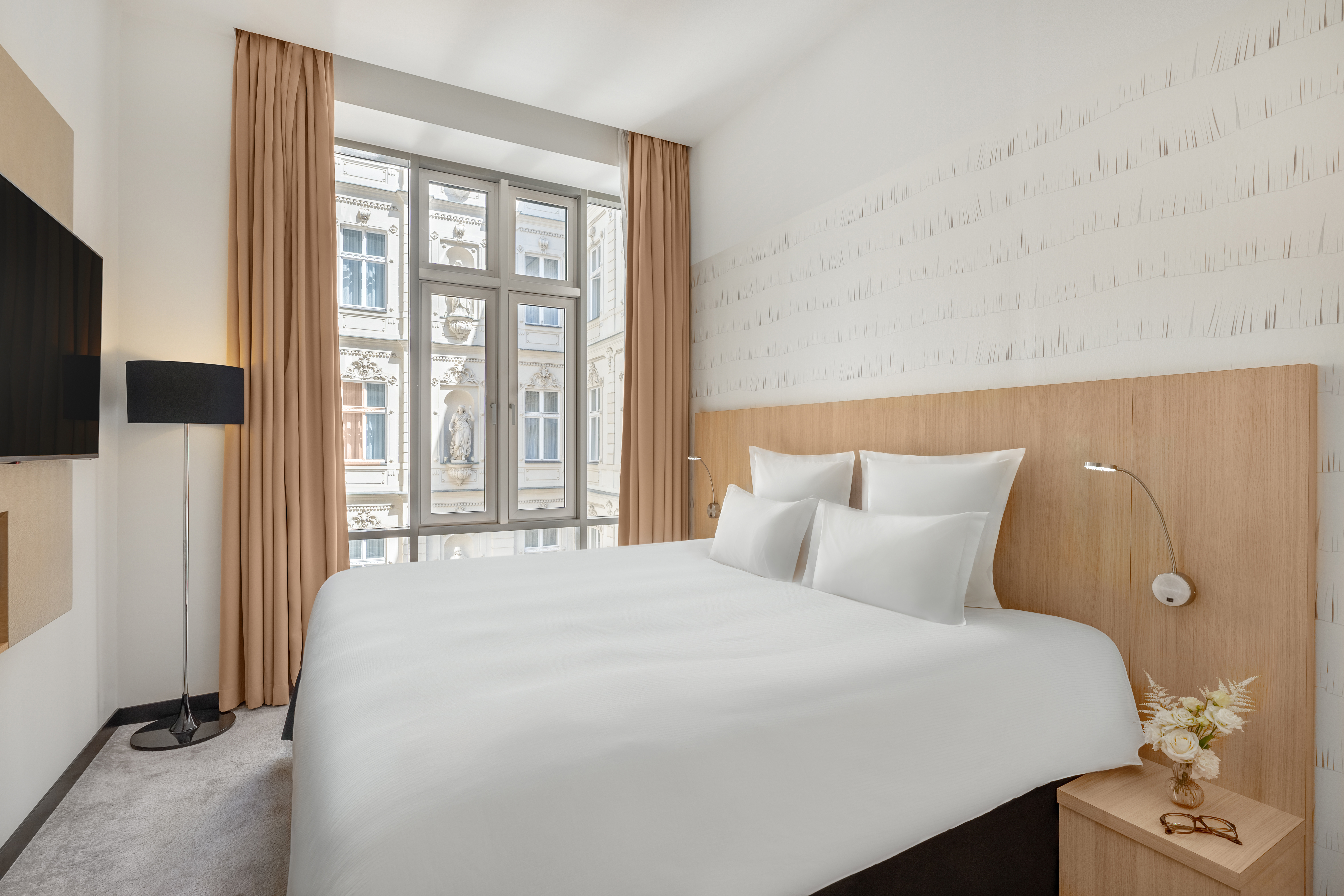 Suite Queen Size Bed