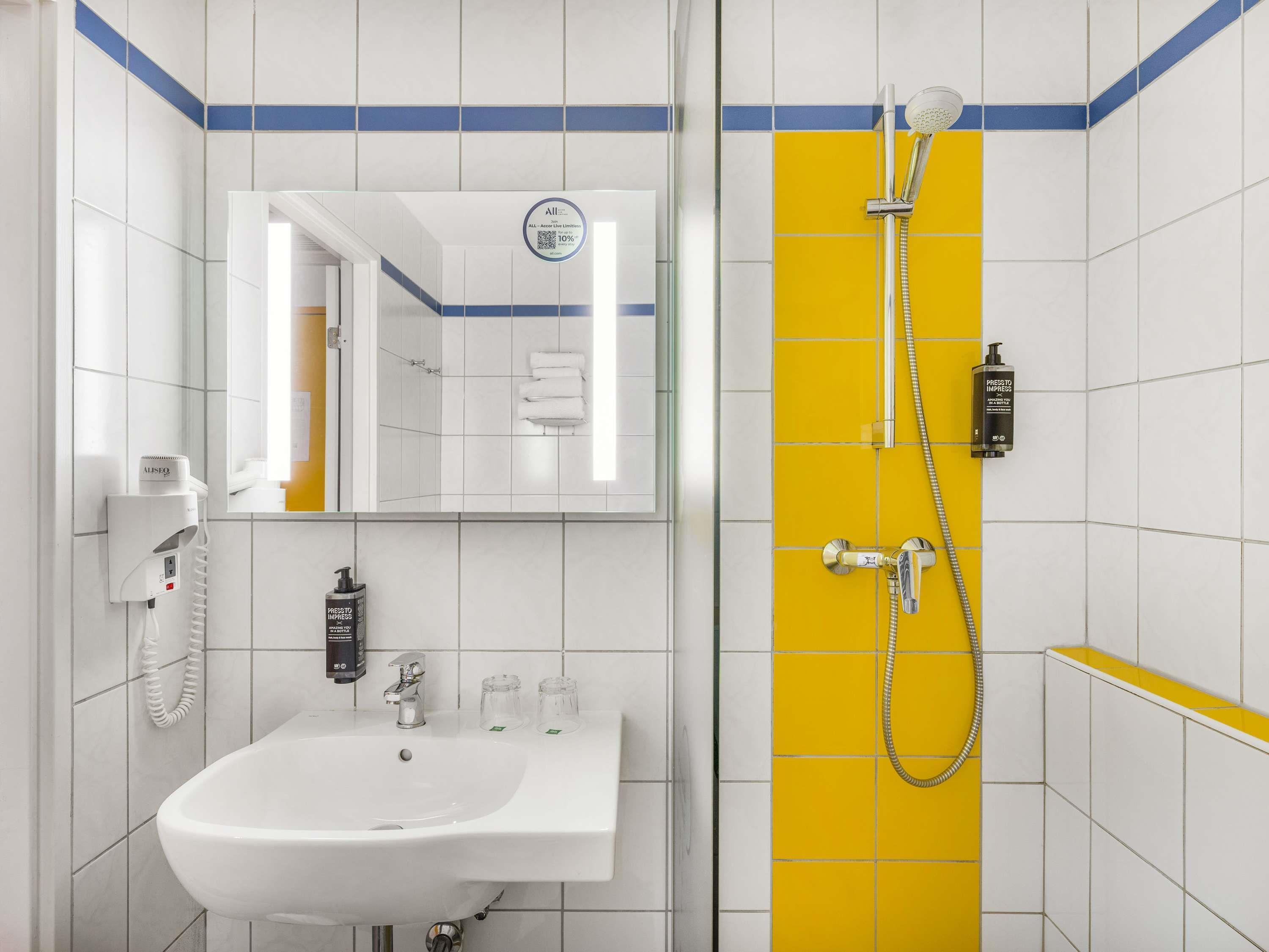 Double or Twin Standard