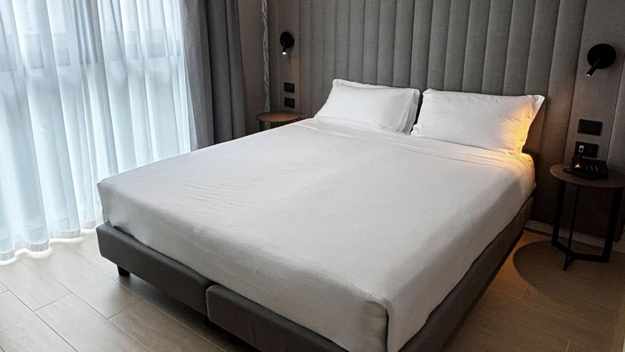 Double or Twin Deluxe